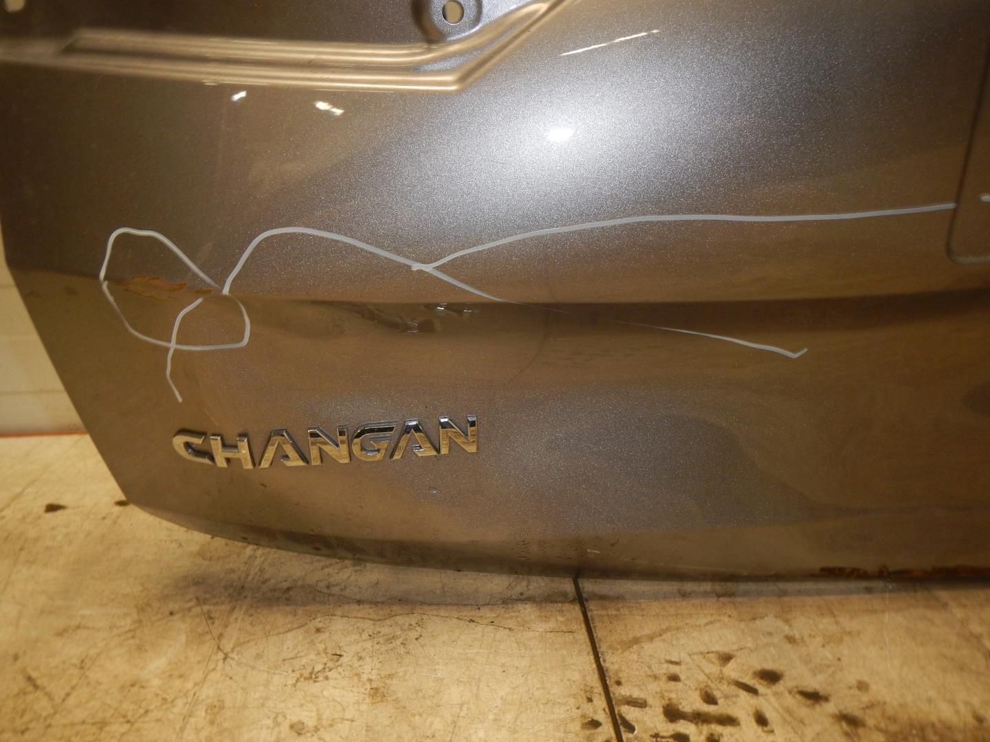 Дверь багажника