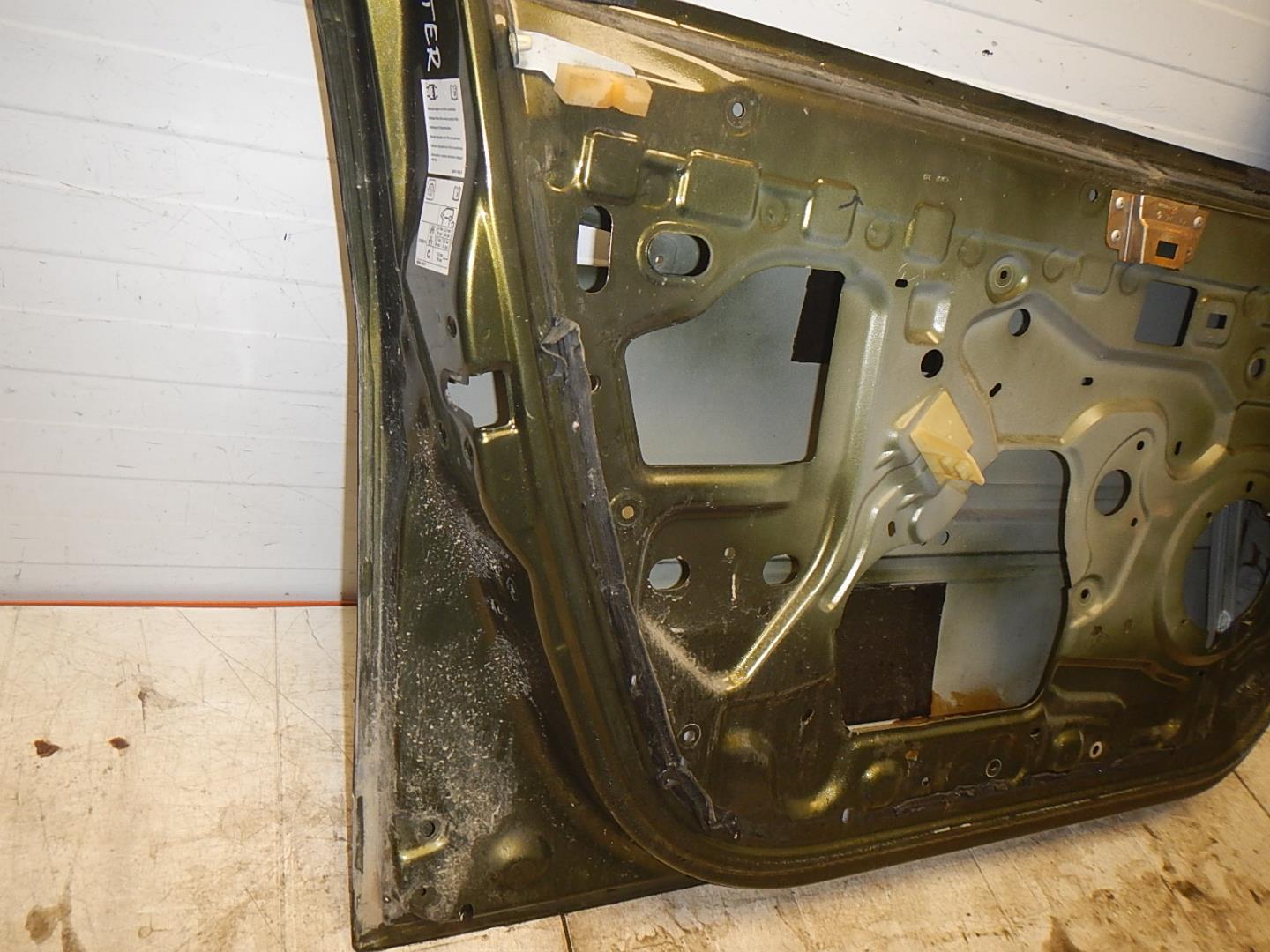 Дверь передняя левая