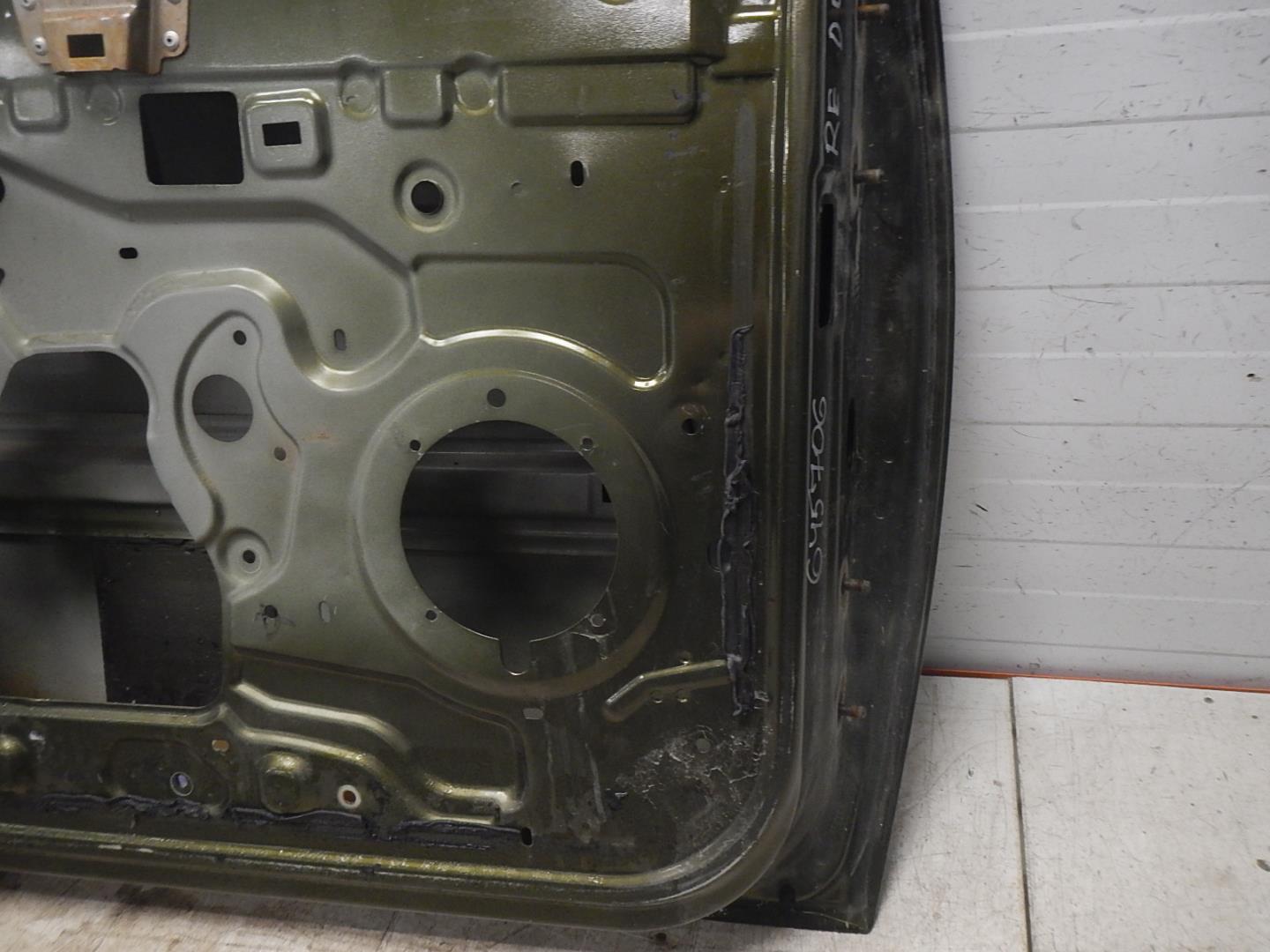 Дверь передняя левая