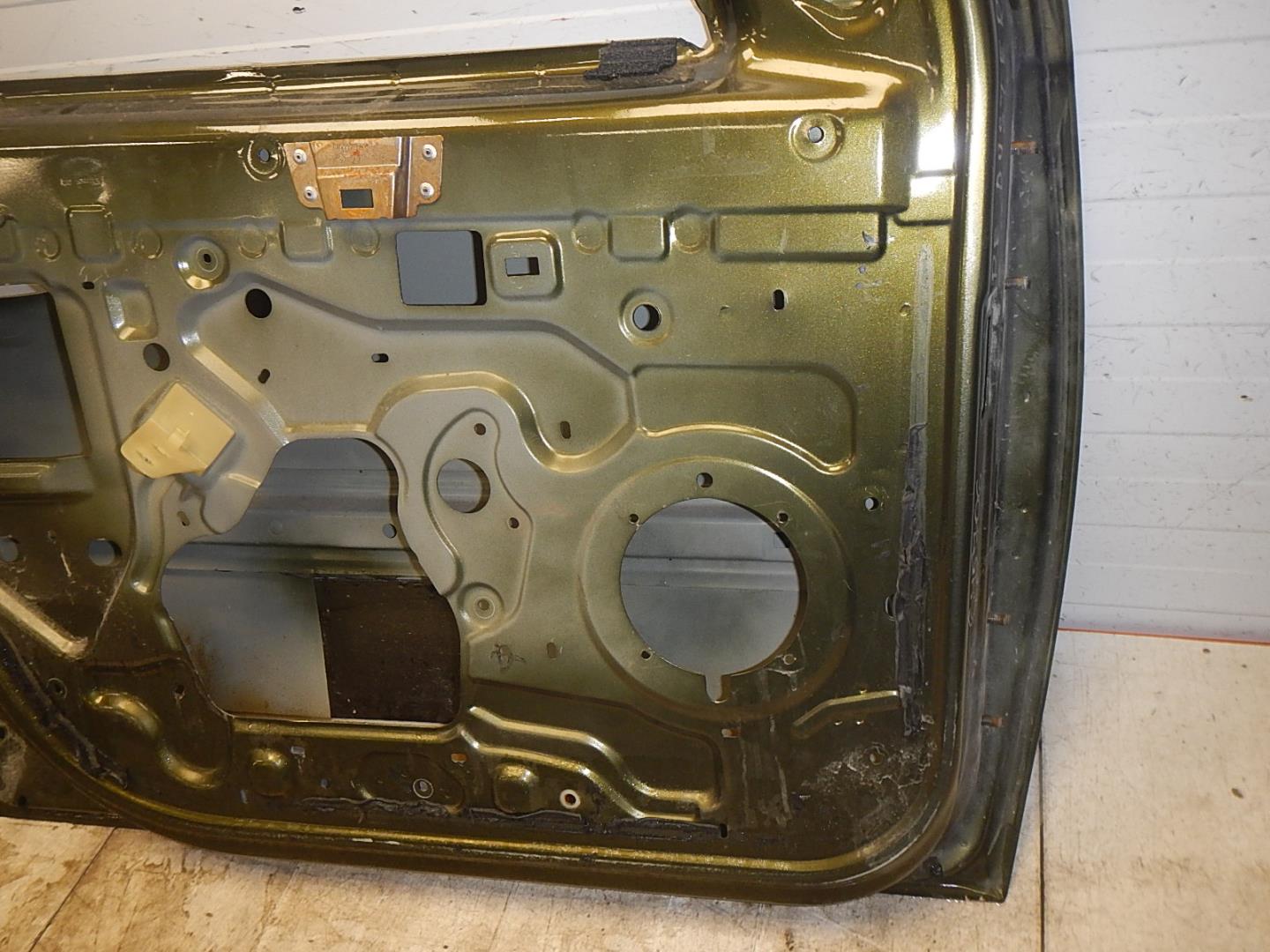 Дверь передняя левая