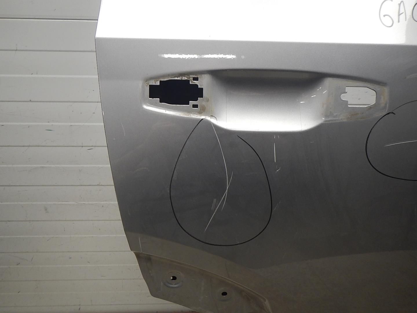 Дверь задняя правая