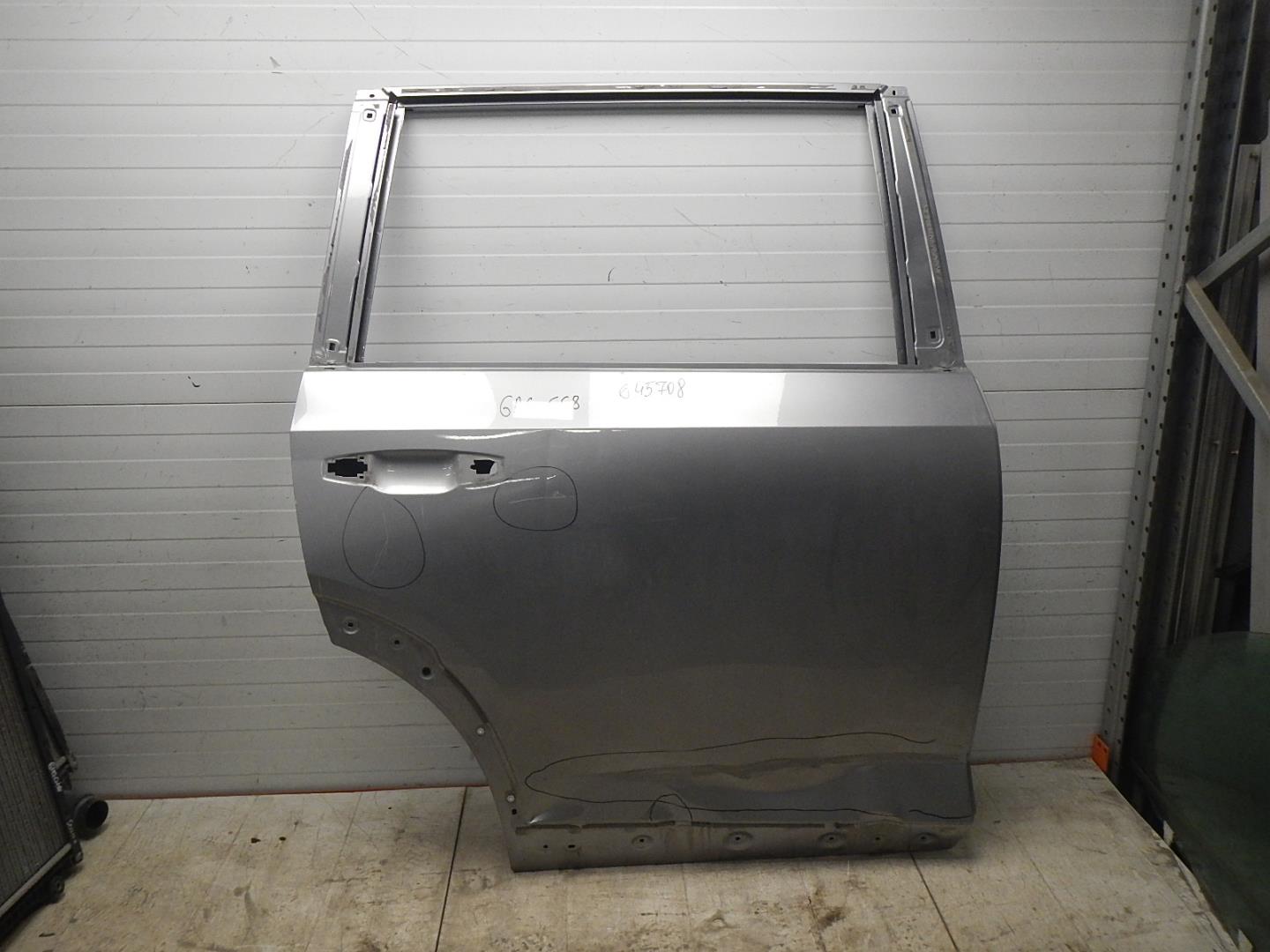 Дверь задняя правая