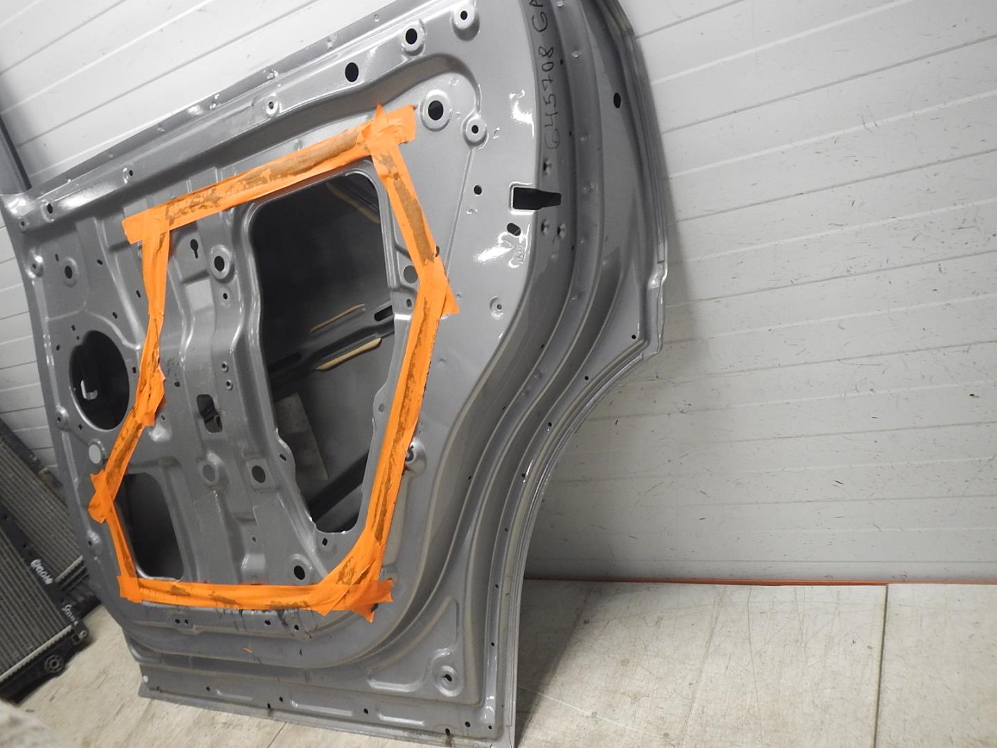 Дверь задняя правая