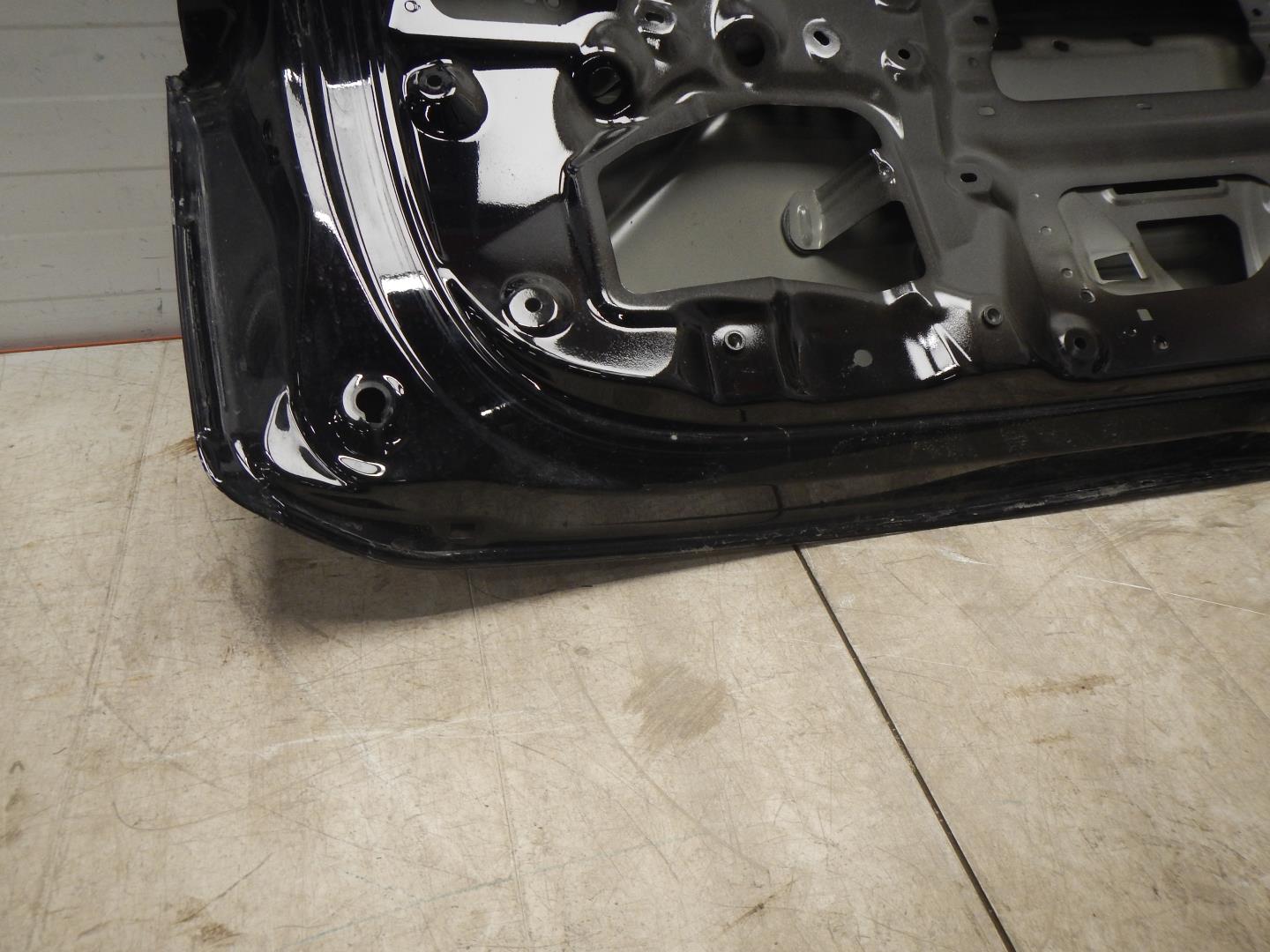 Дверь багажника