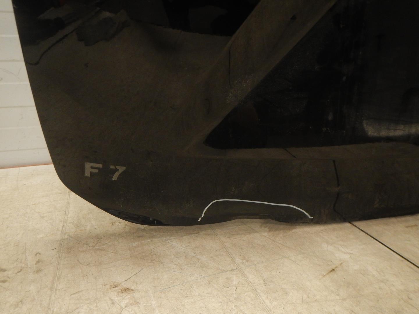 Дверь багажника