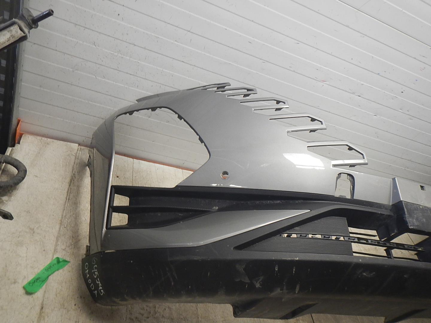 Бампер передний