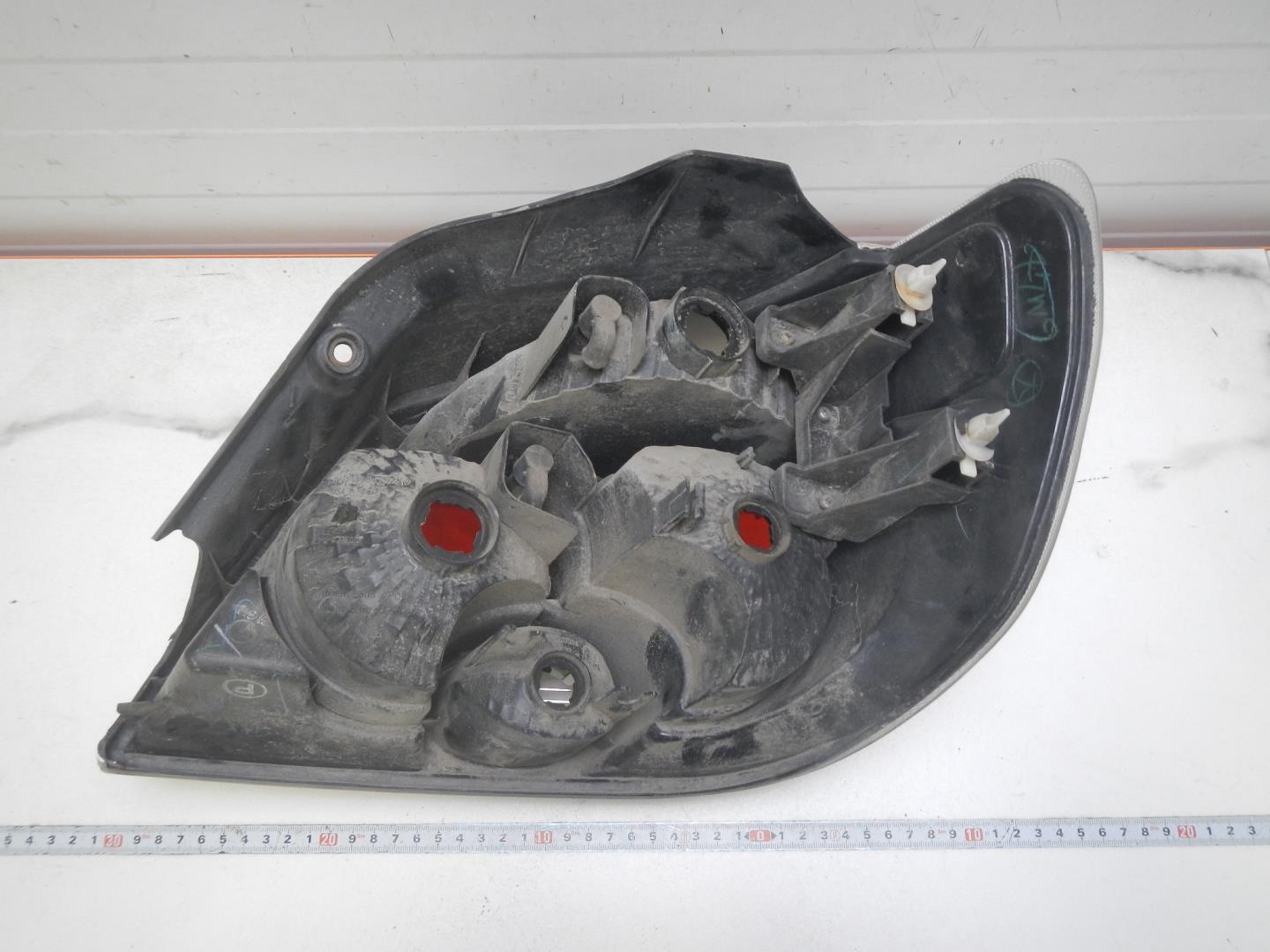 Фонарь задний левый