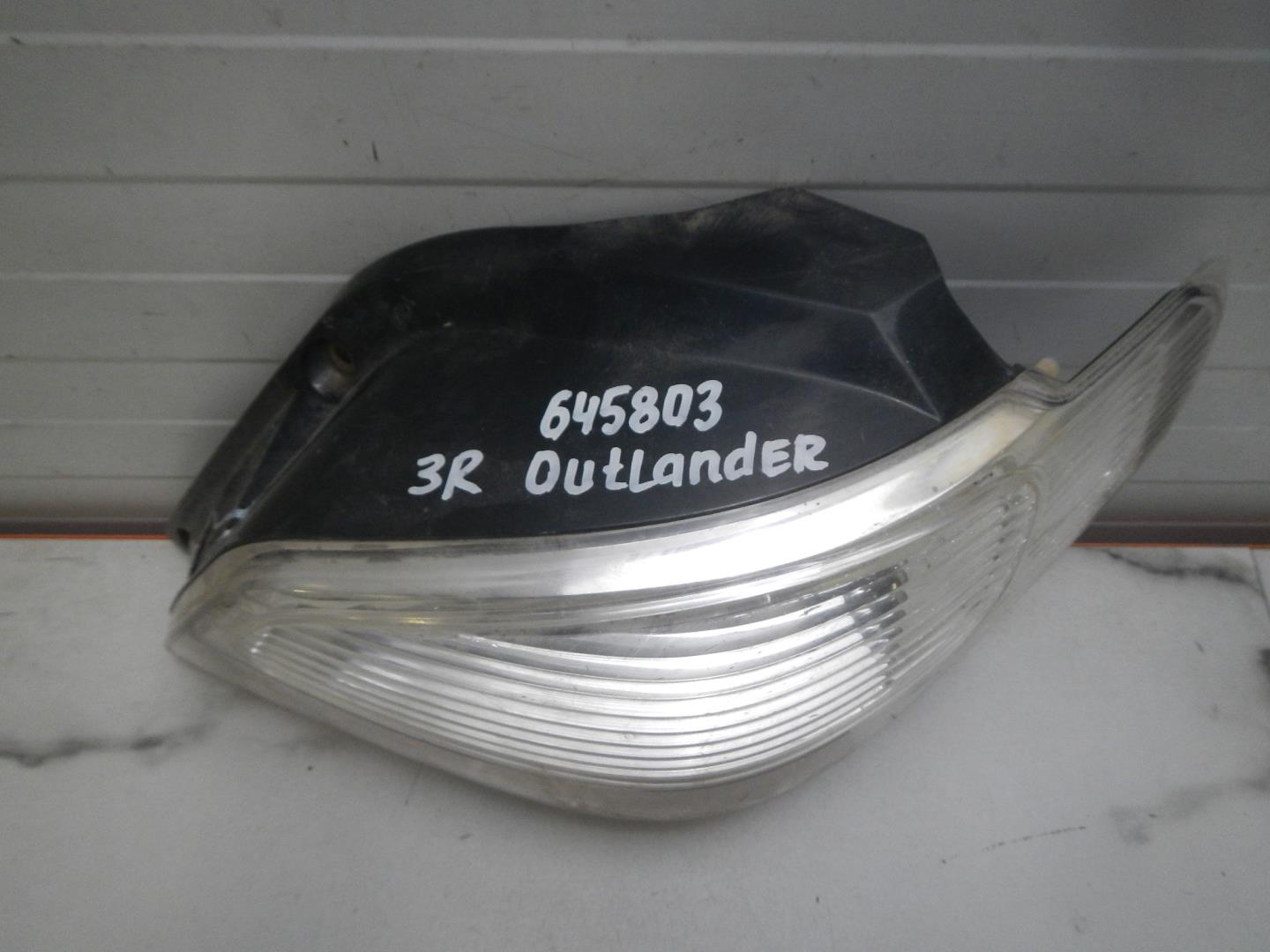 Фонарь задний правый