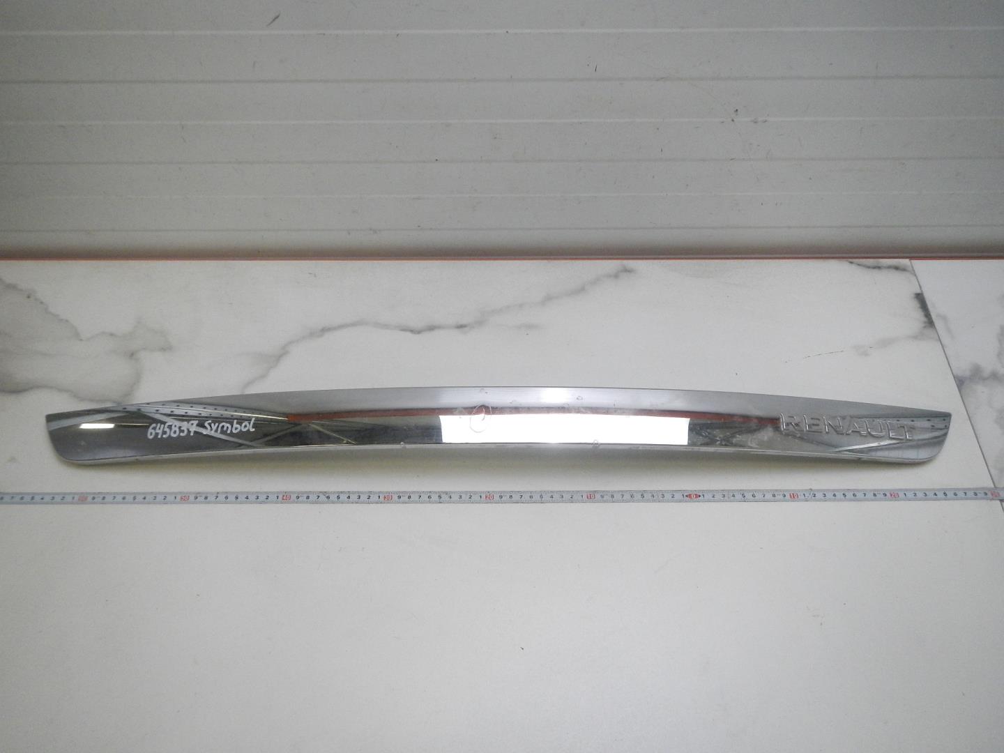 Накладка двери багажника