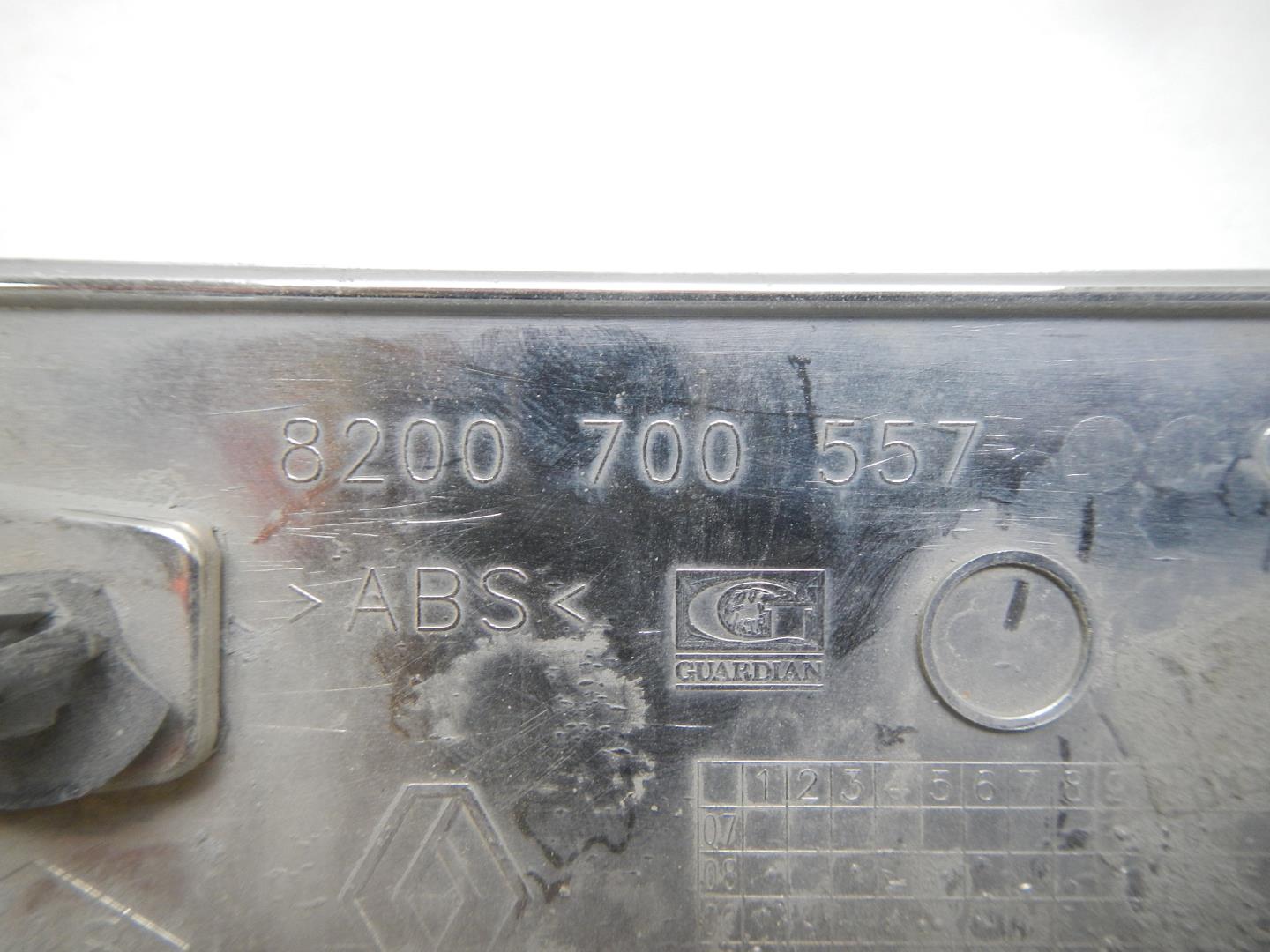 Накладка двери багажника