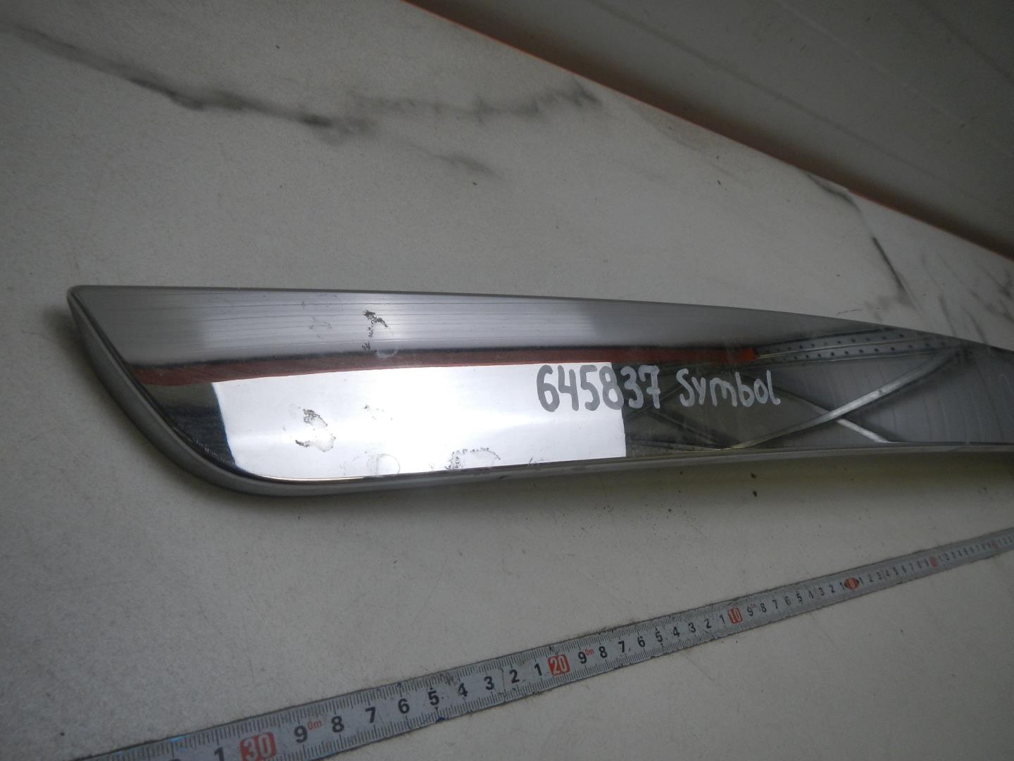 Накладка двери багажника