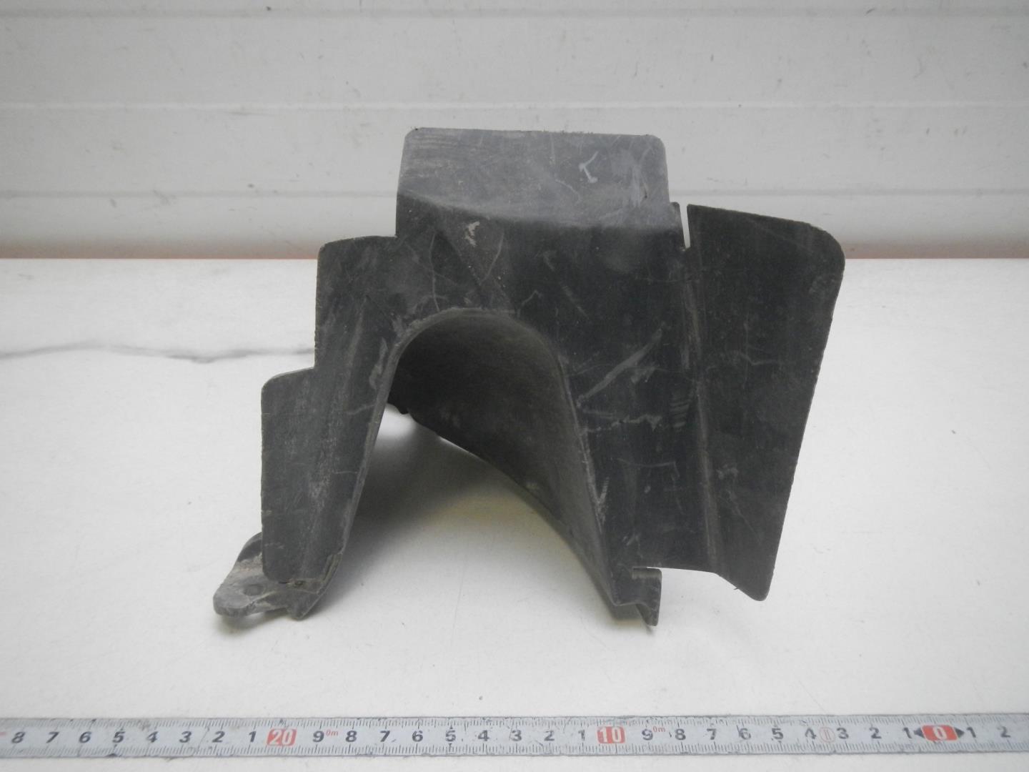 Воздуховод радиатора правый