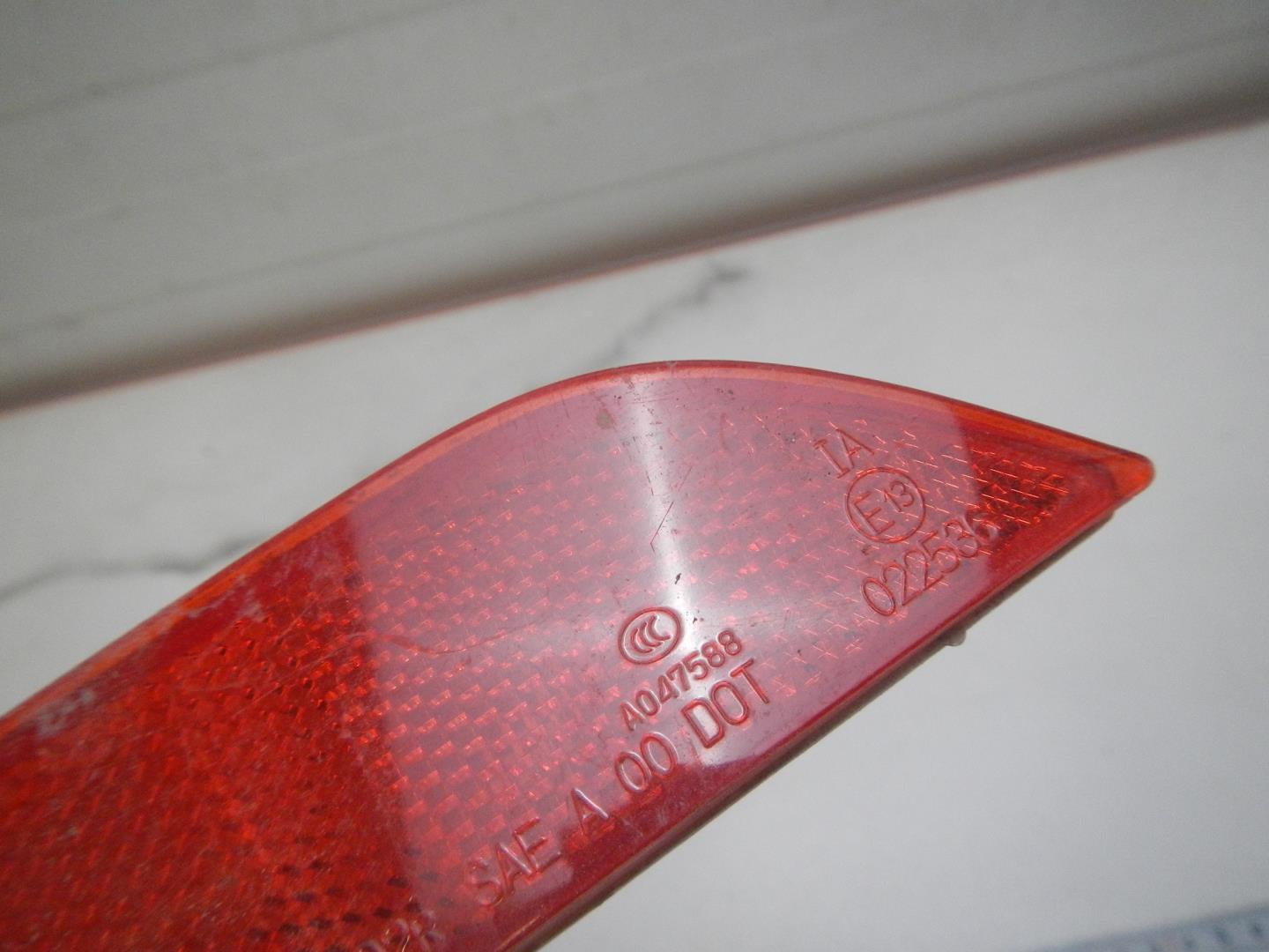 Отражатель в бампер задний правый