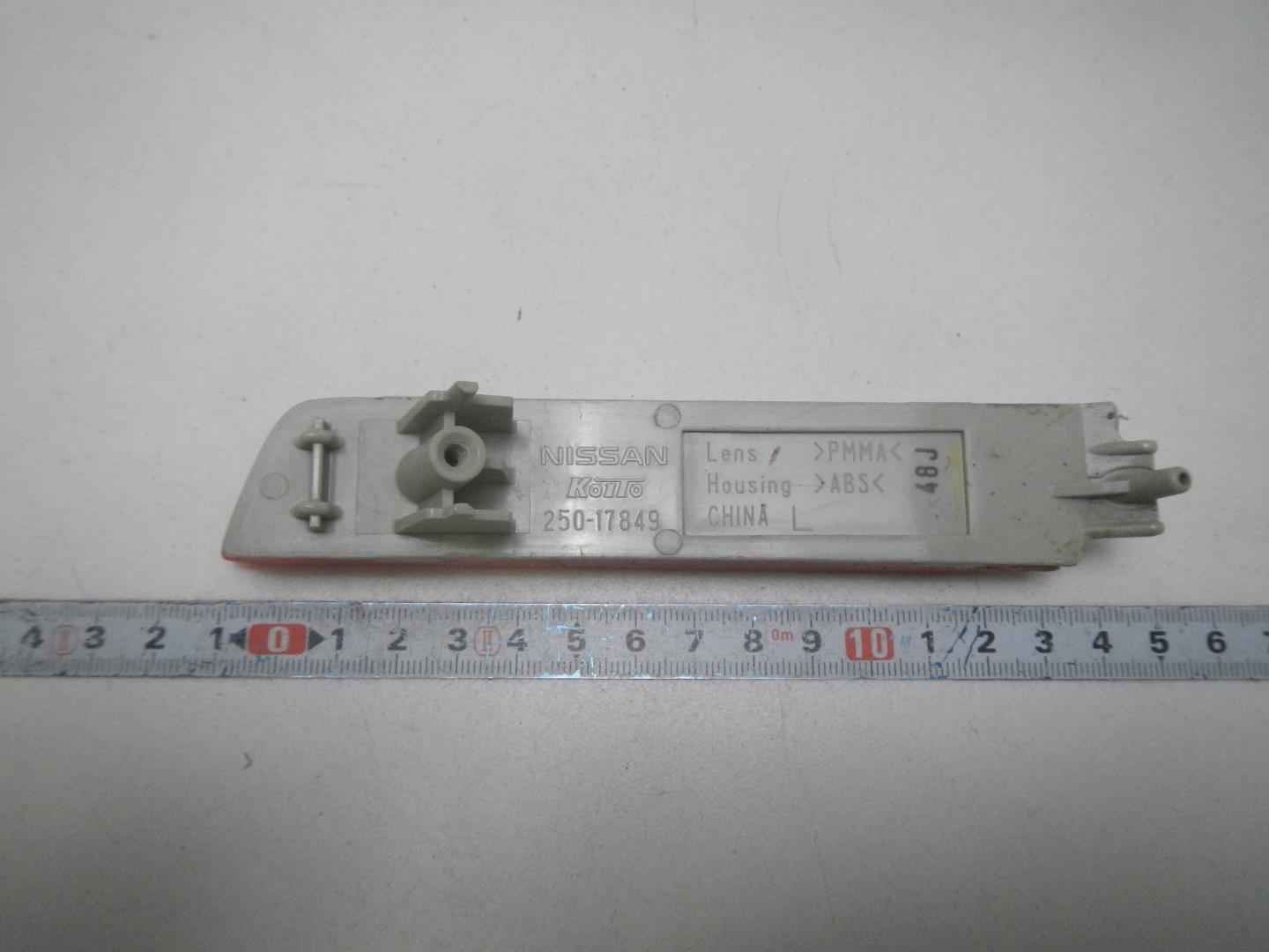 Отражатель в бампер задний левый