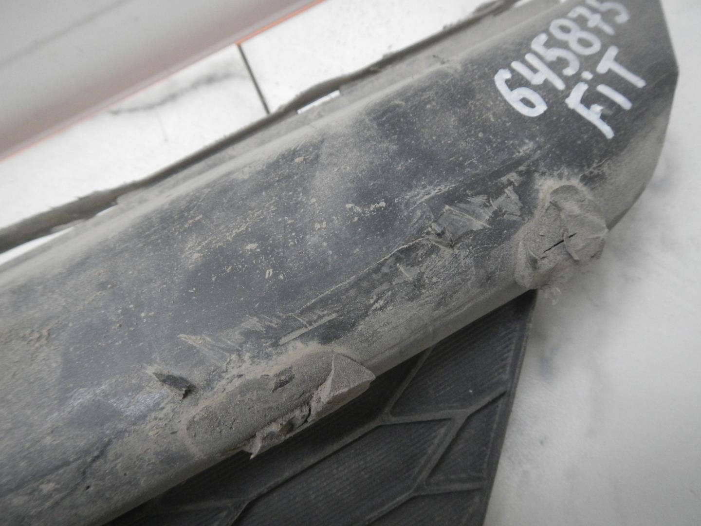 Решетка в бампер центральная