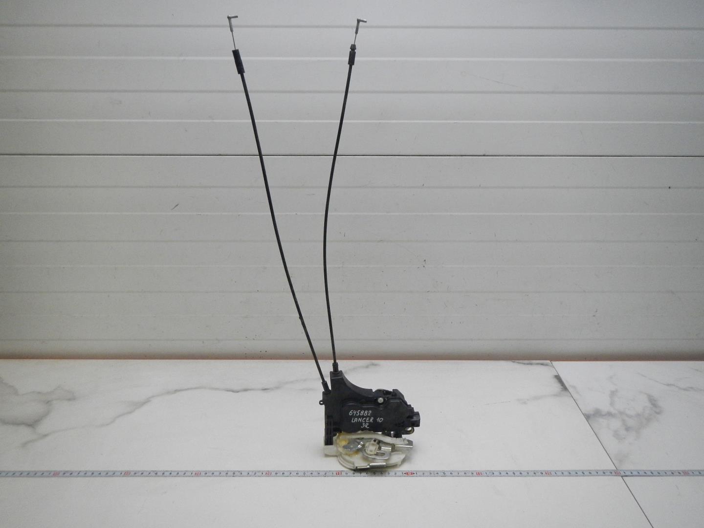 Замок двери задней правой