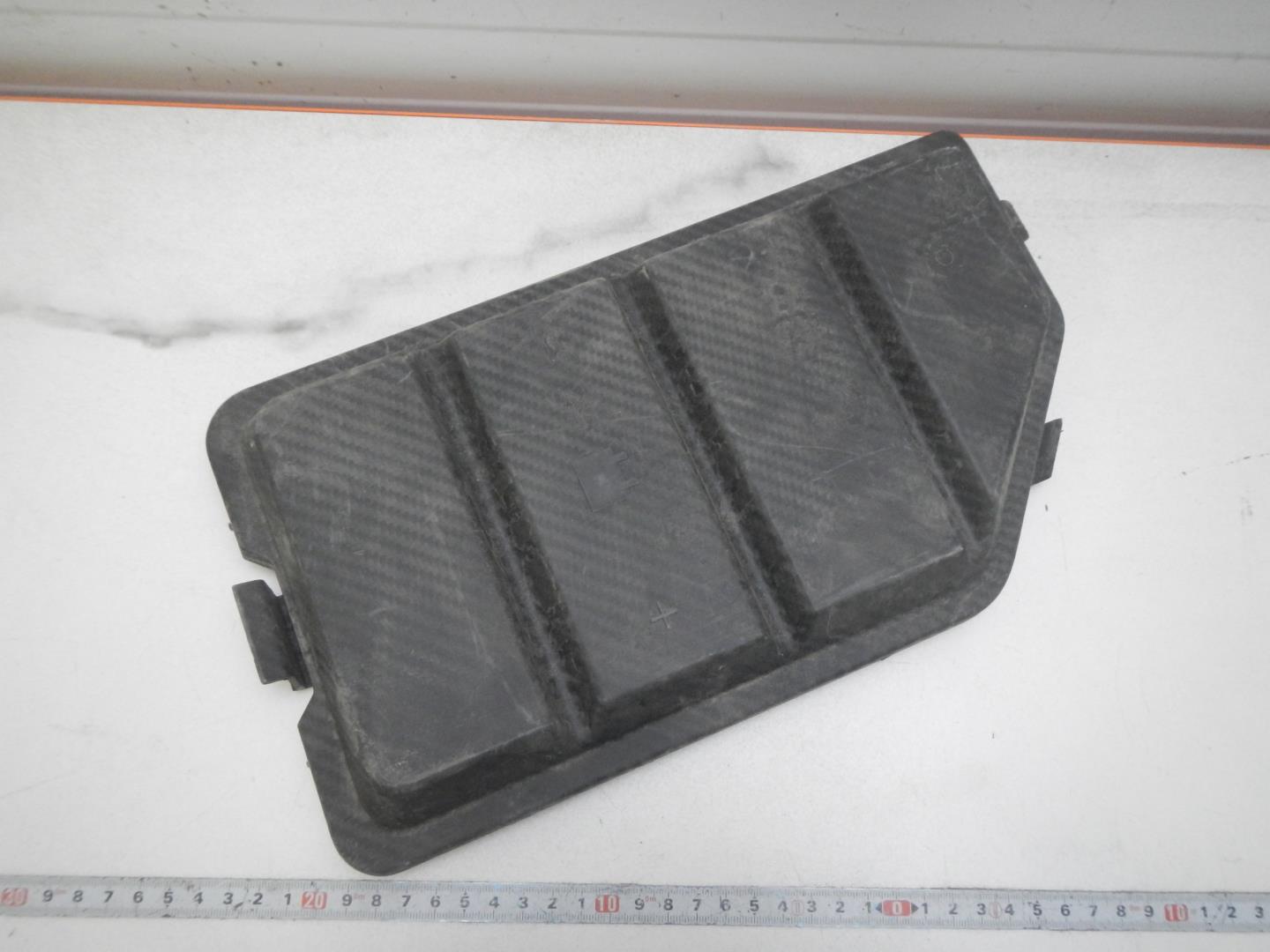 Крышка аккумулятора