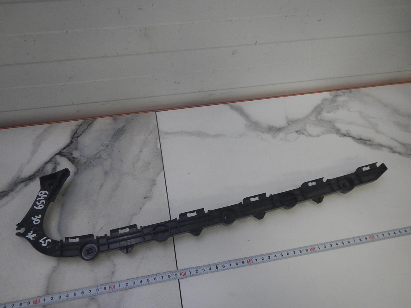 Кронштейн заднего бампера правый