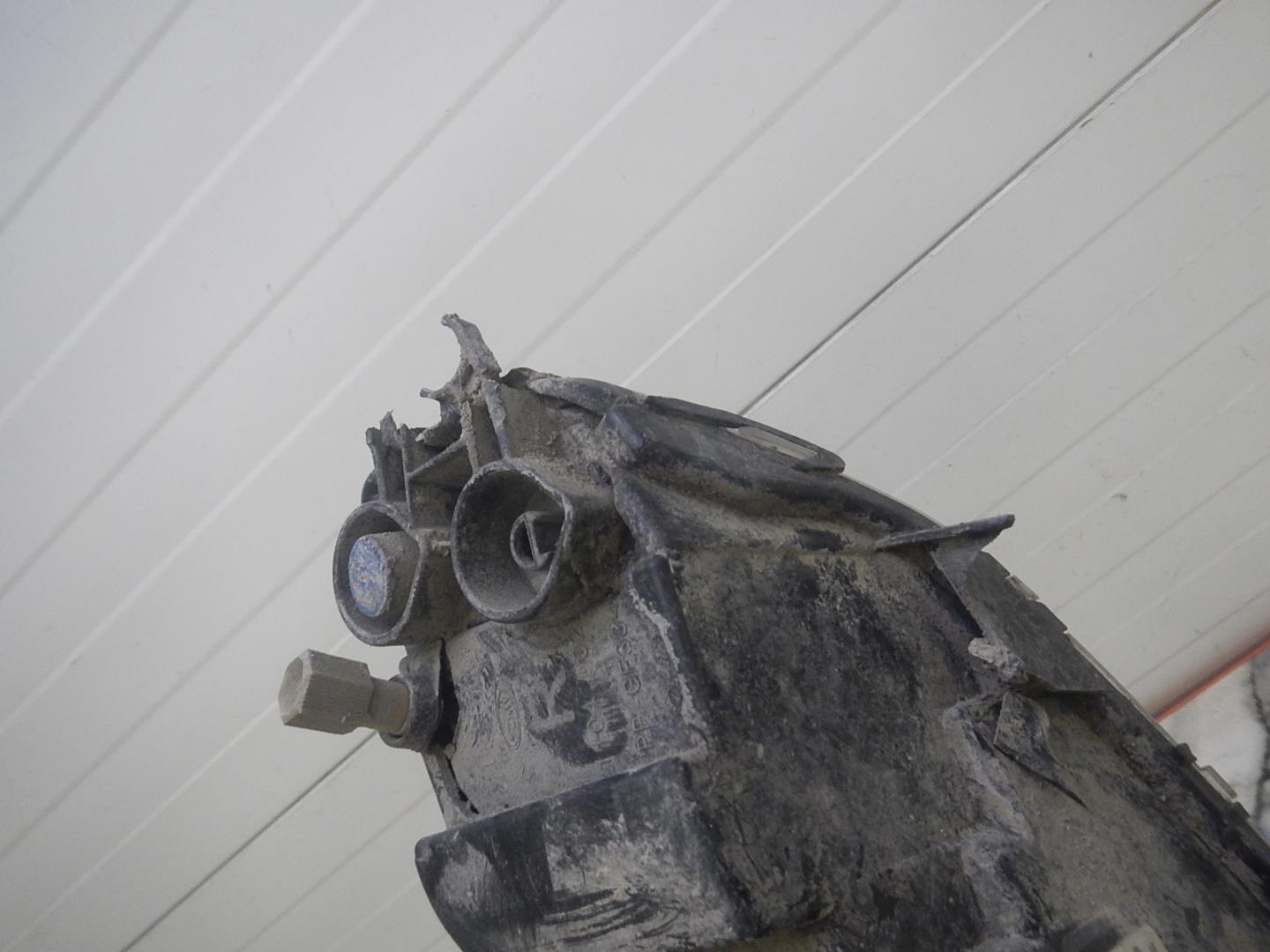 Фара противотуманная правая