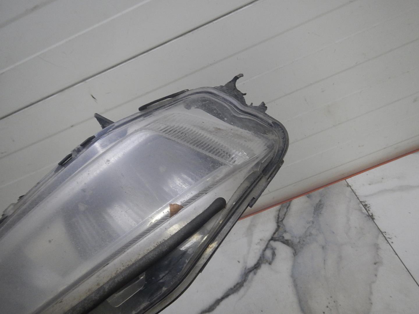 Фара противотуманная правая