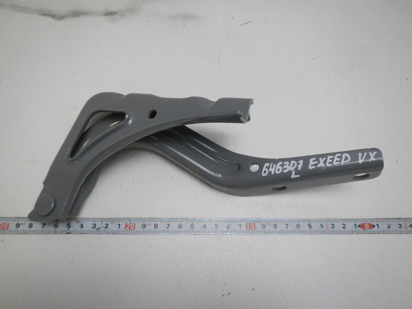 Петля капота левая