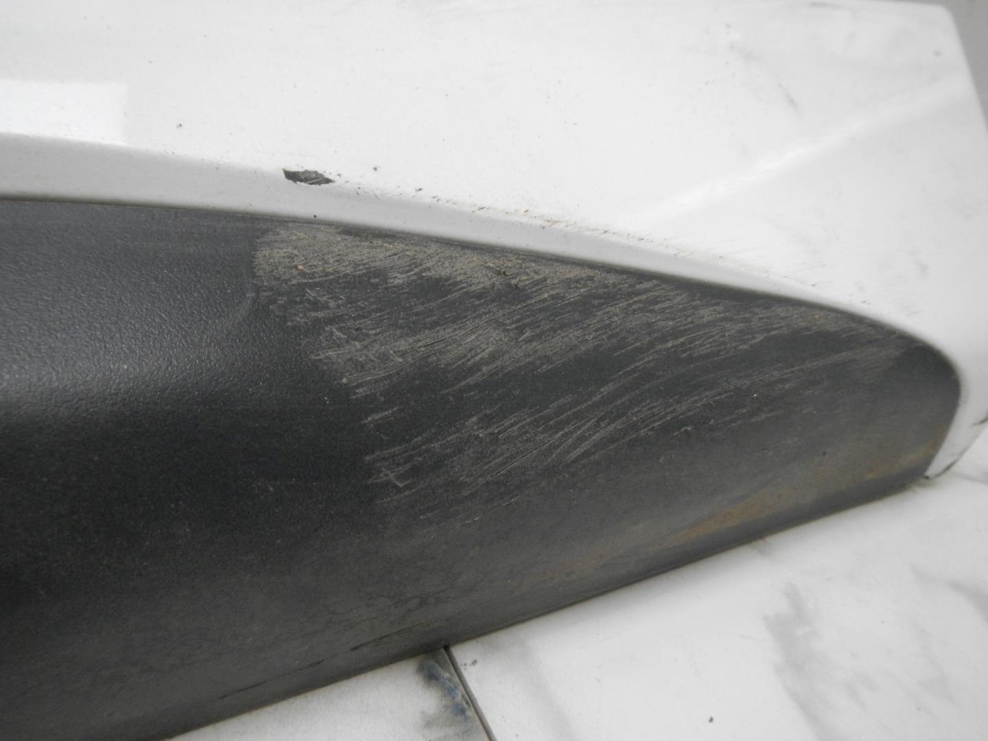 Молдинг передней правой двери