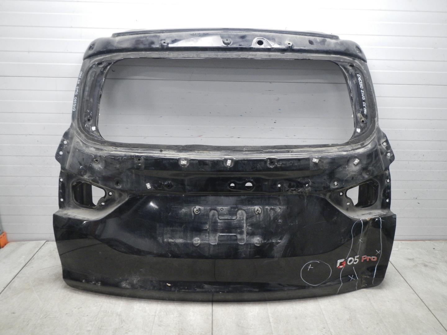 Дверь багажника