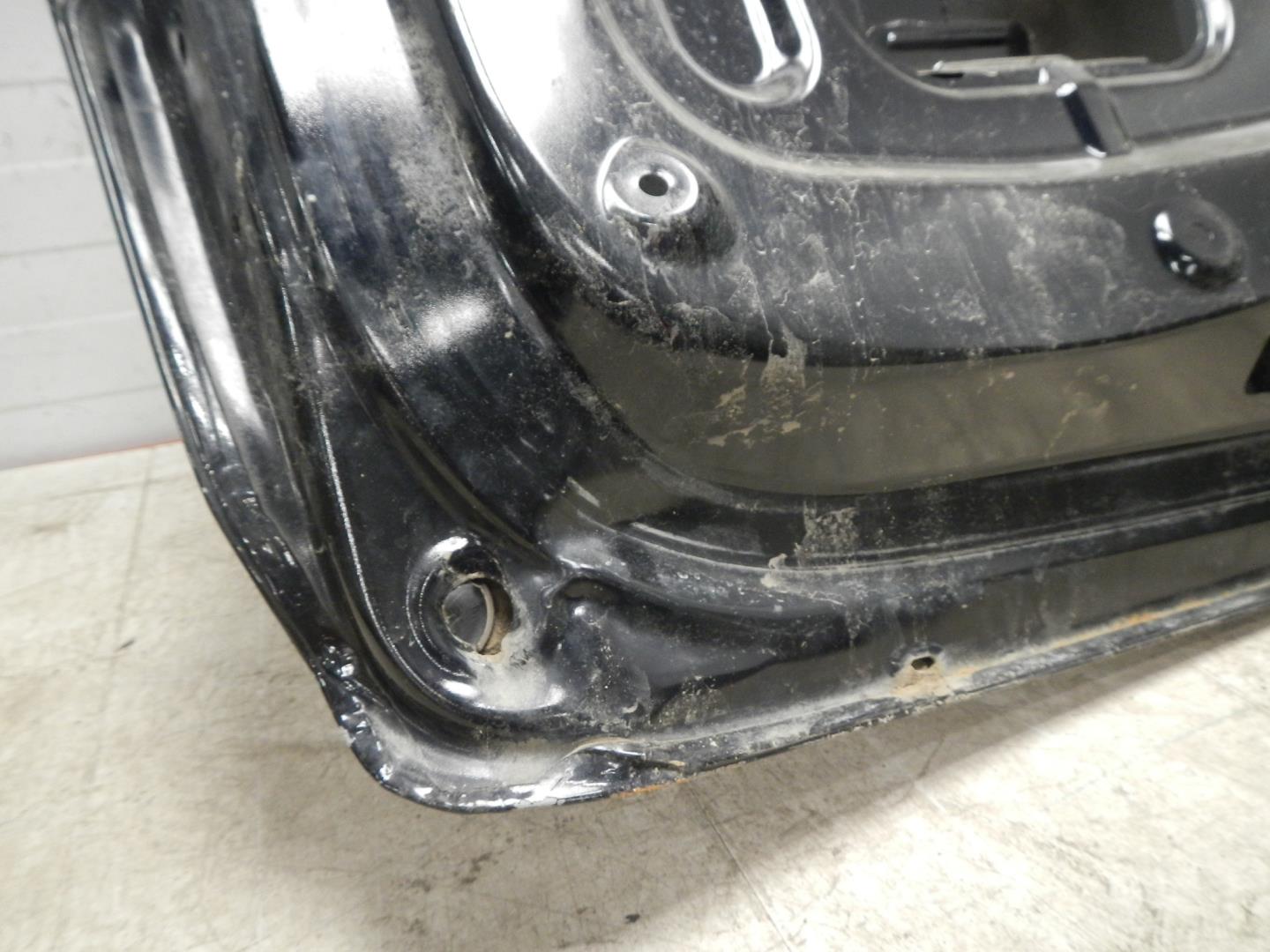 Дверь багажника