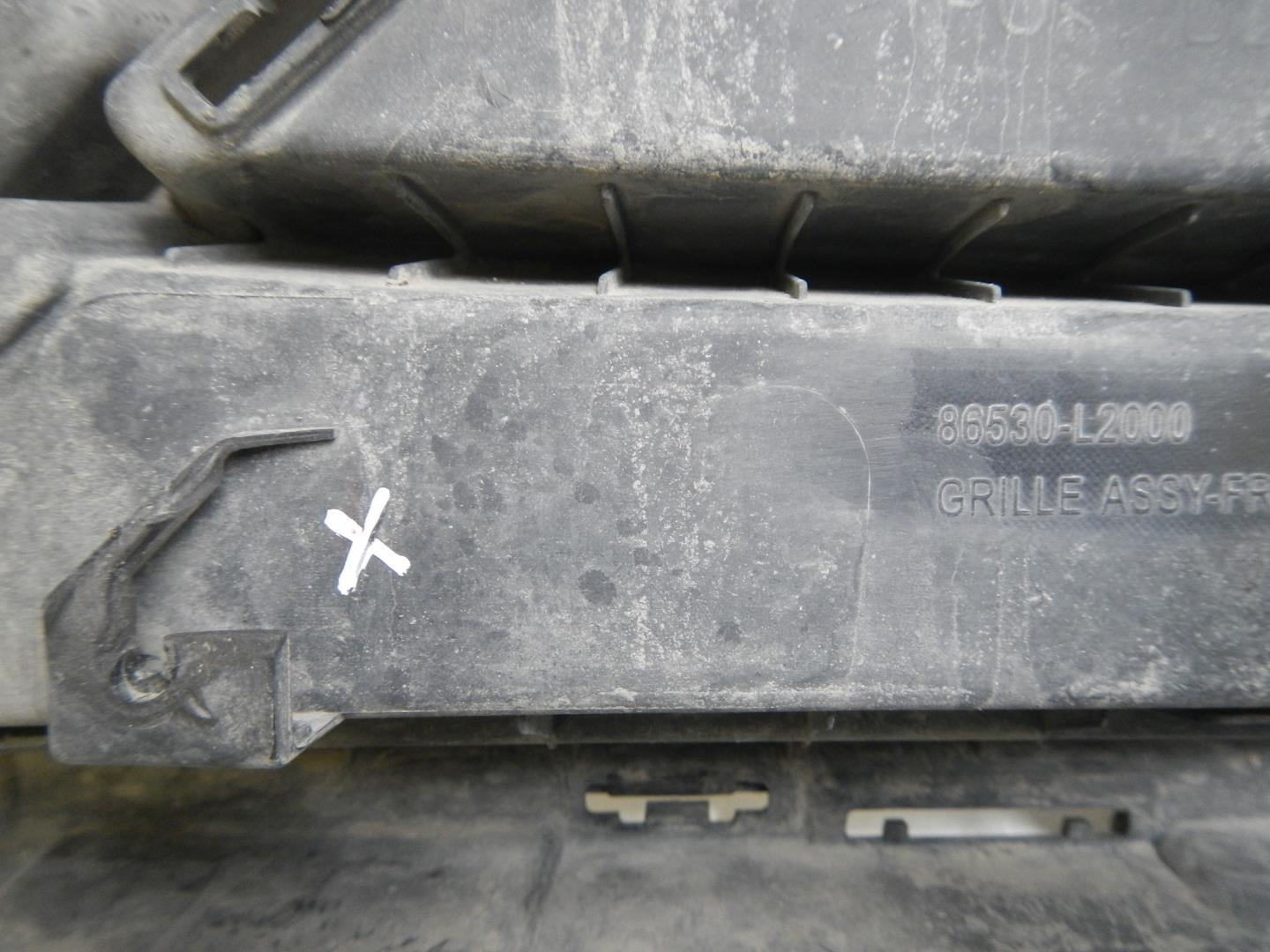 Решетка в бампер центральная