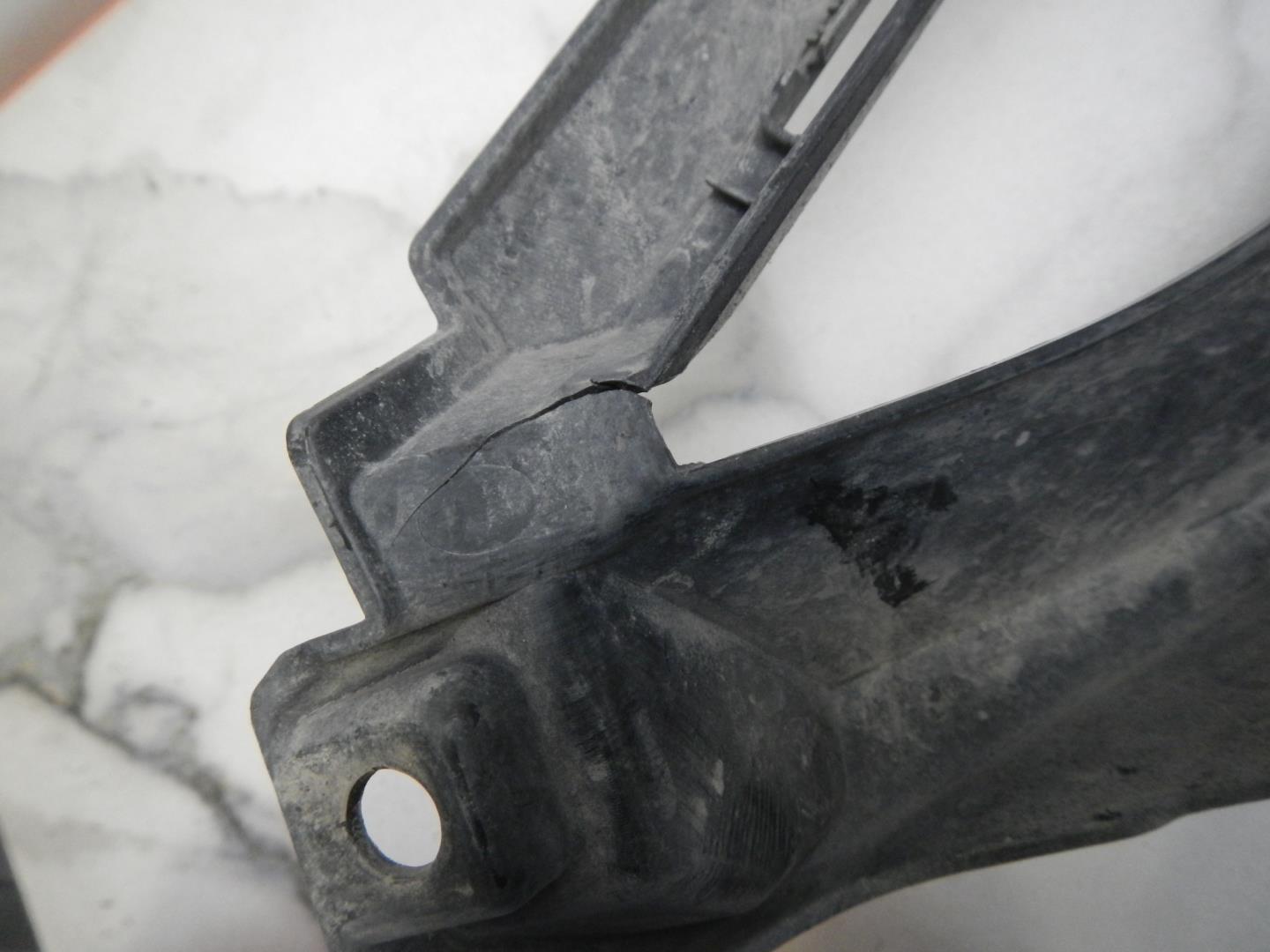 Решетка в бампер центральная