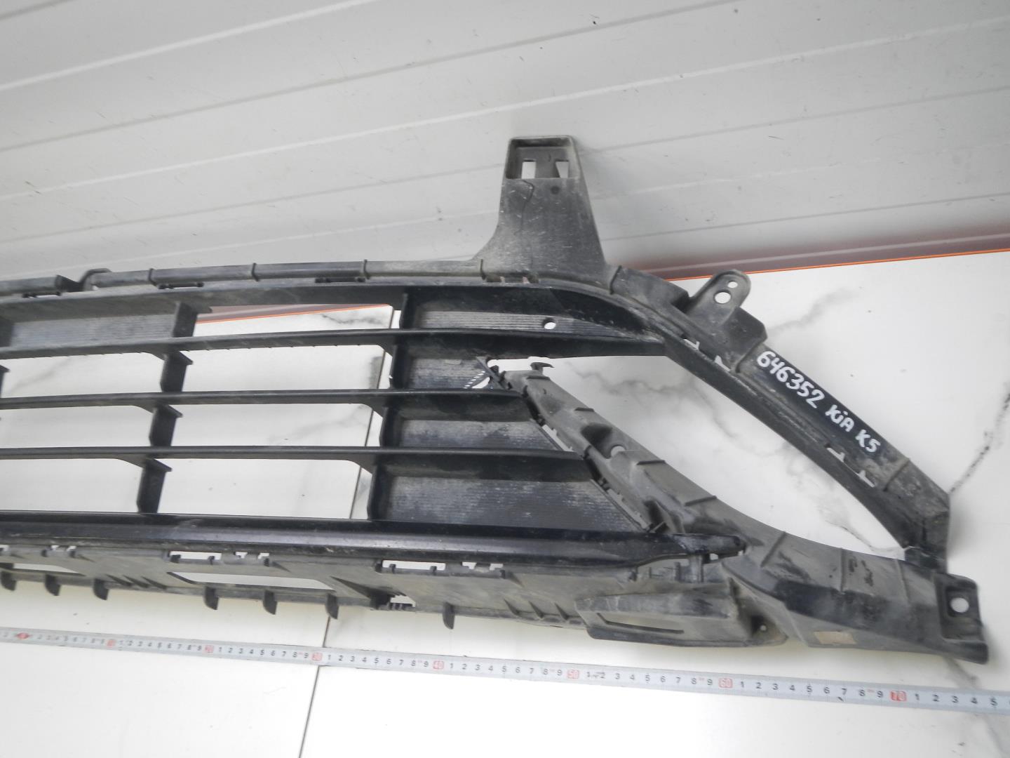 Решетка в бампер центральная