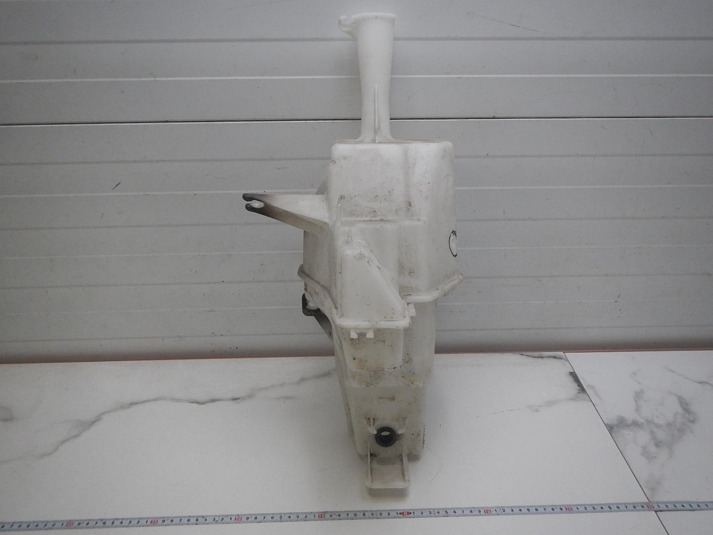 Бачок омывателя лобового стекла