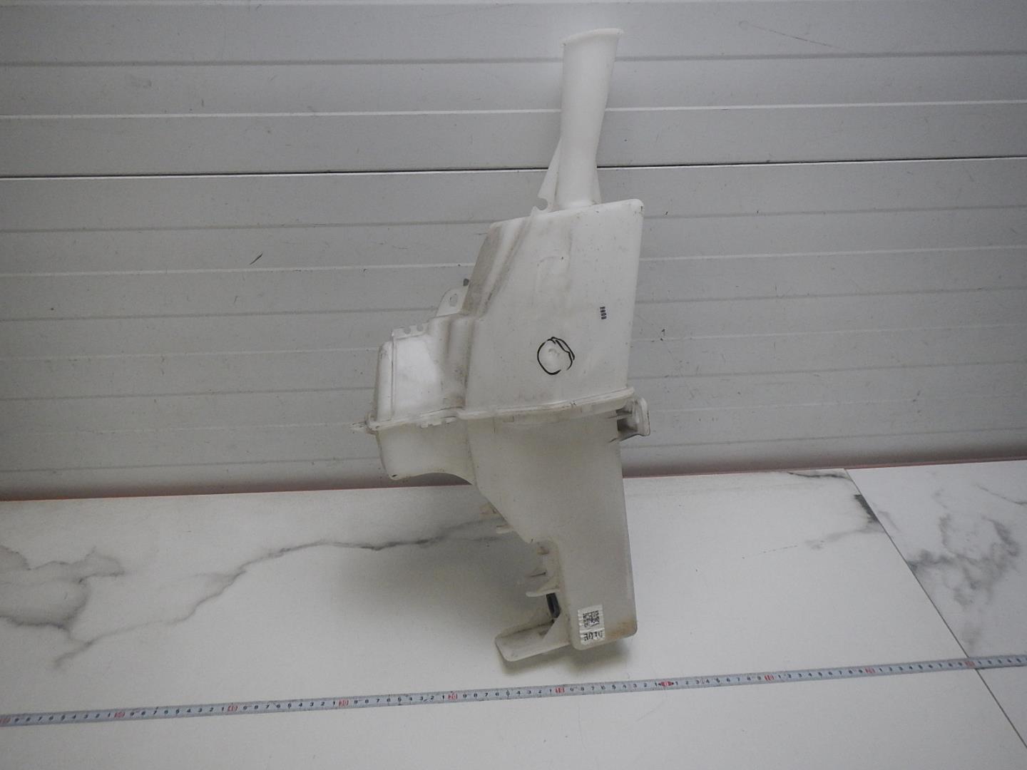 Бачок омывателя лобового стекла