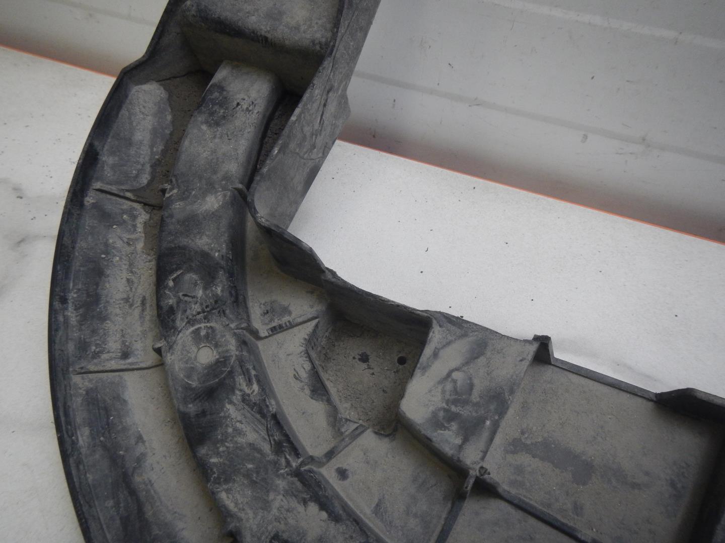 Усилитель переднего бампера