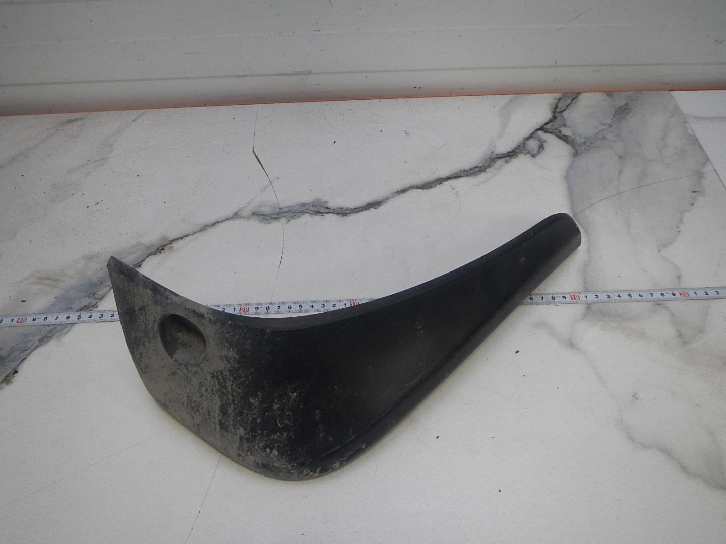 Брызговик задний правый