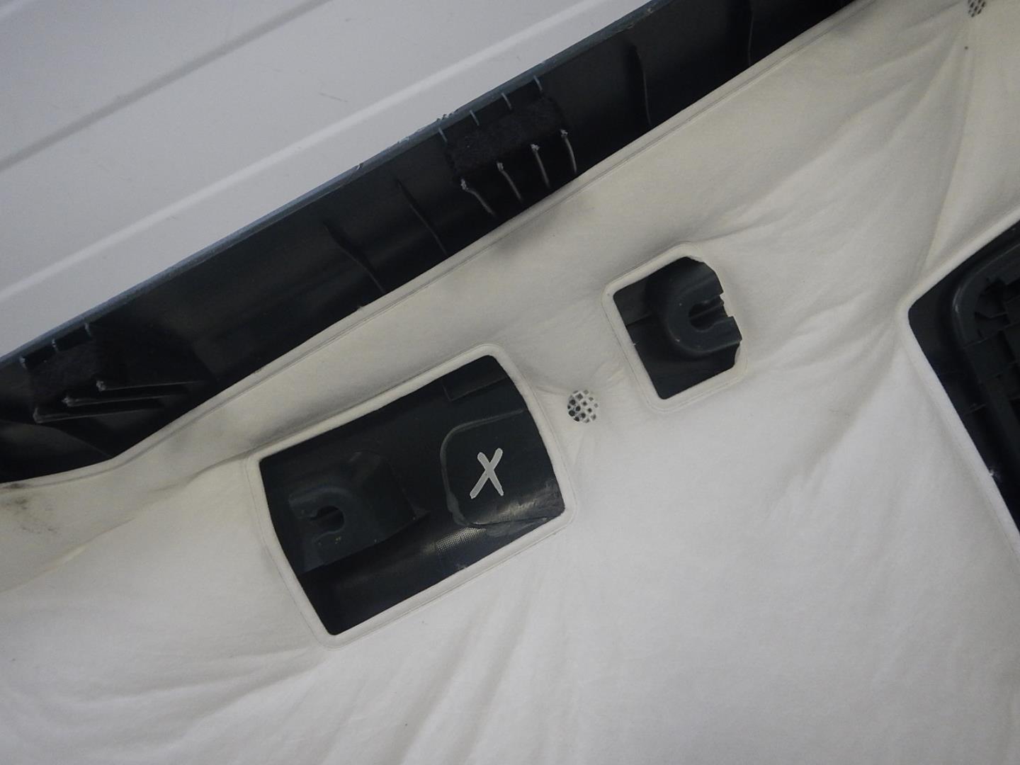 Обшивка двери багажника