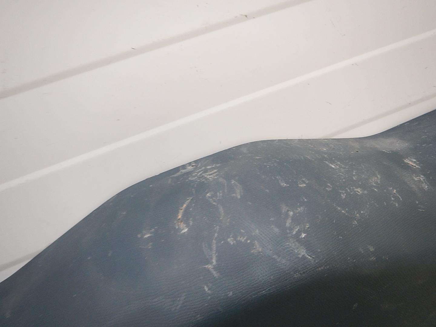 Обшивка двери багажника