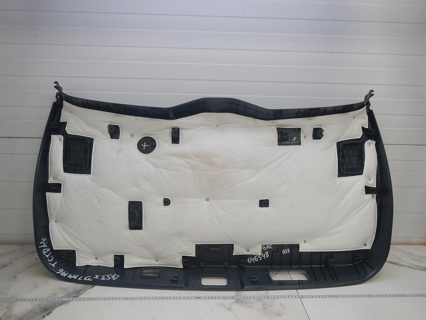 Обшивка двери багажника