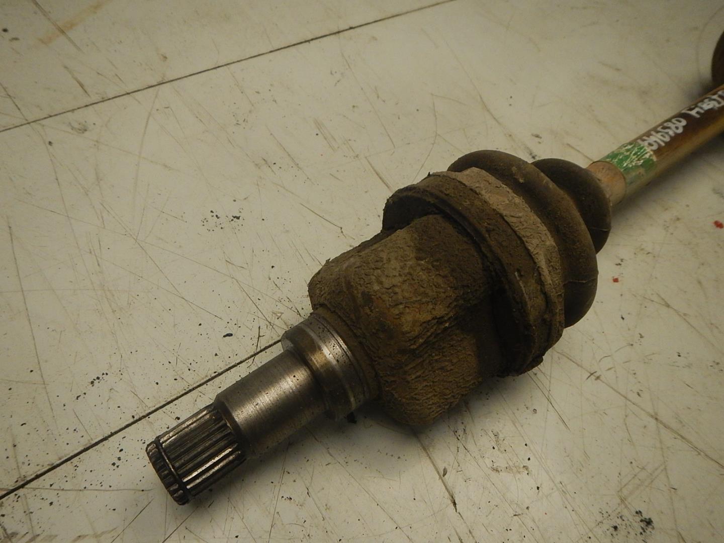 Полуось передняя левая