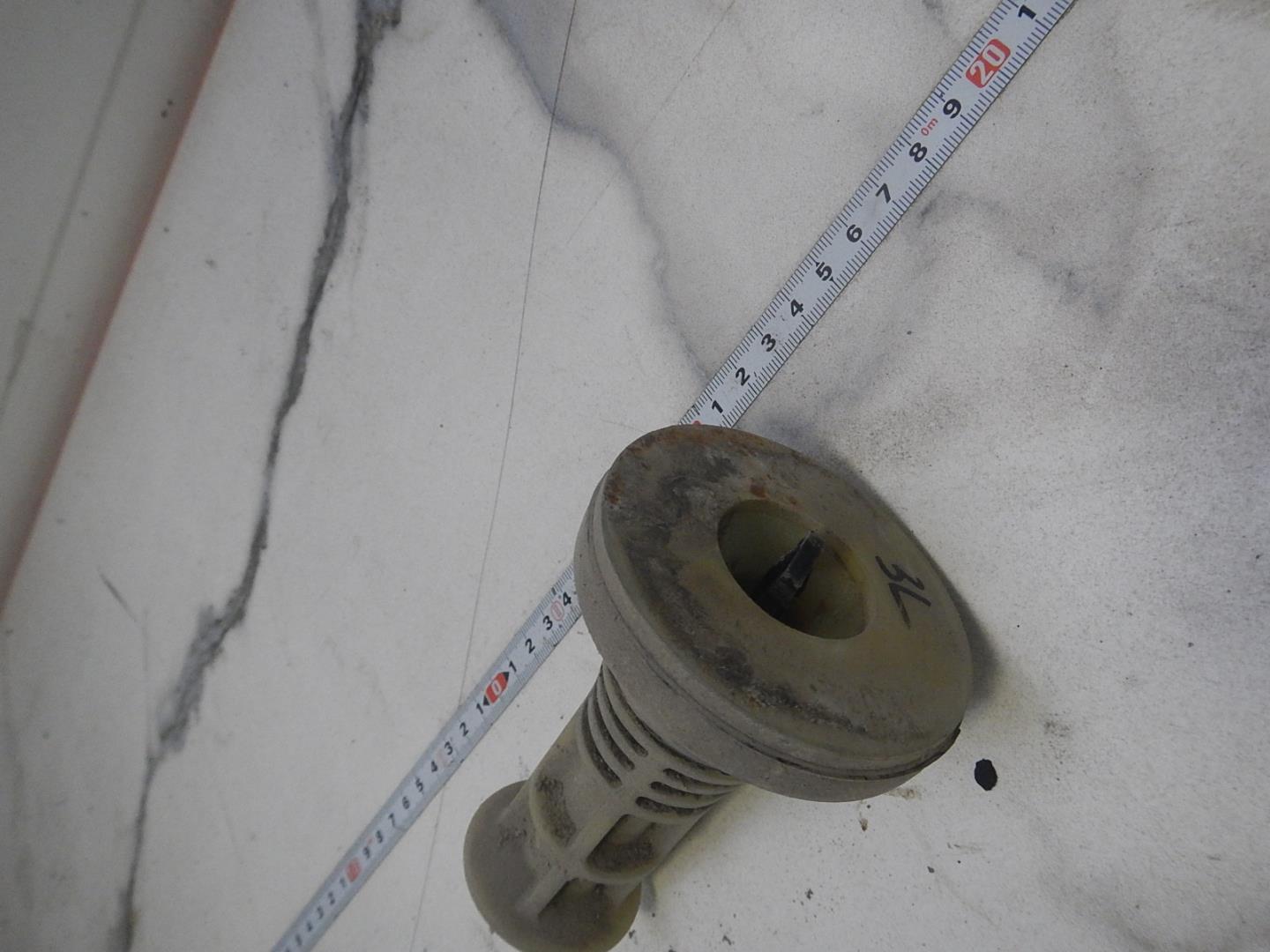 Опора заднего амортизатора