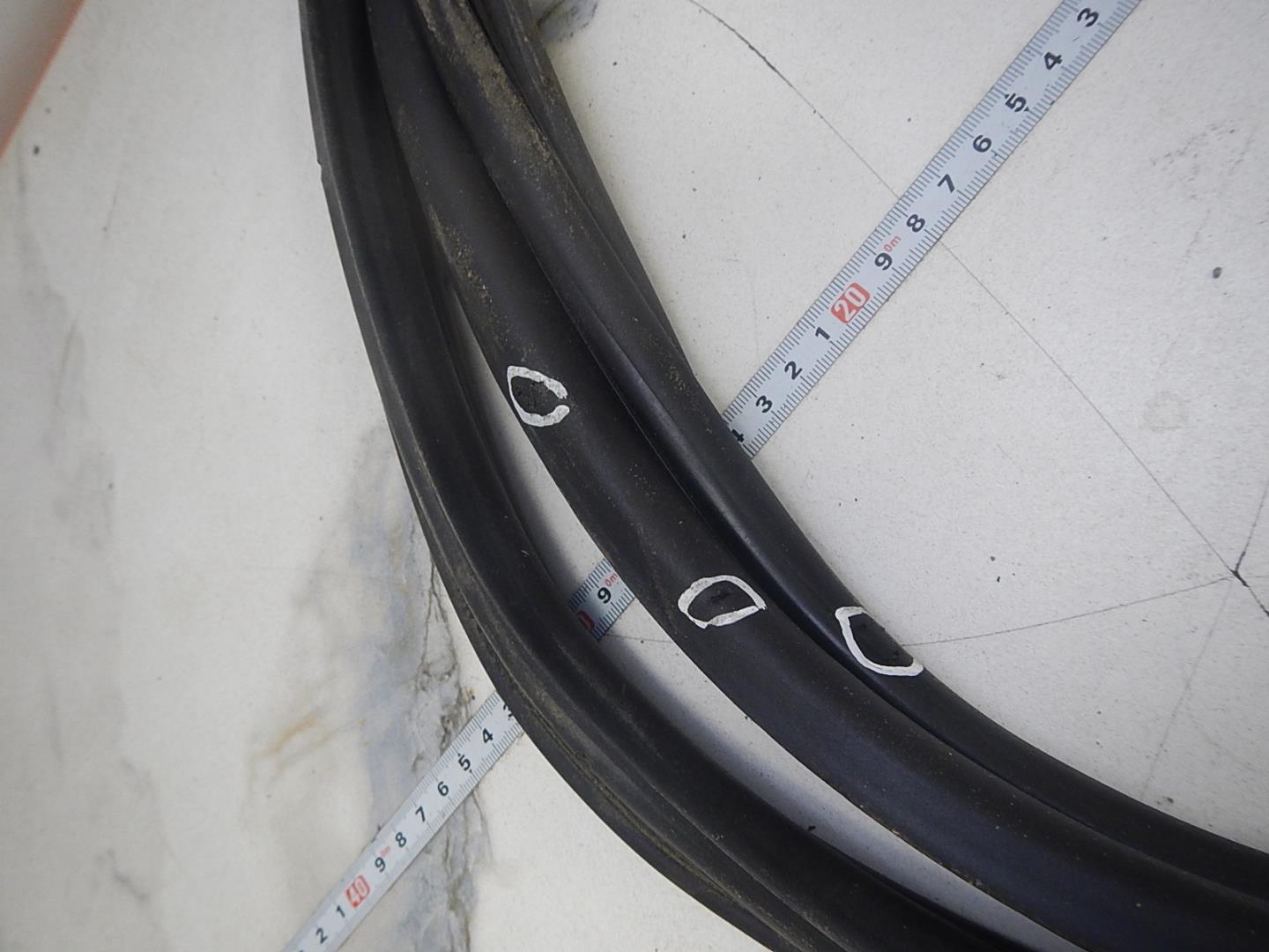 Уплотнитель багажника