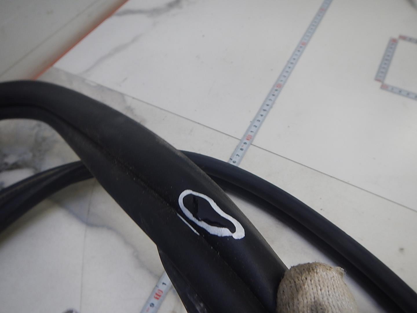 Уплотнитель багажника