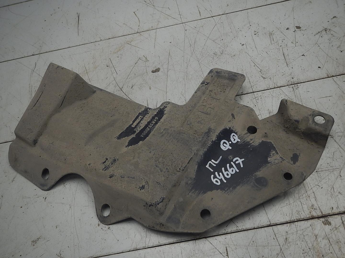 Пыльник двигателя боковой левый