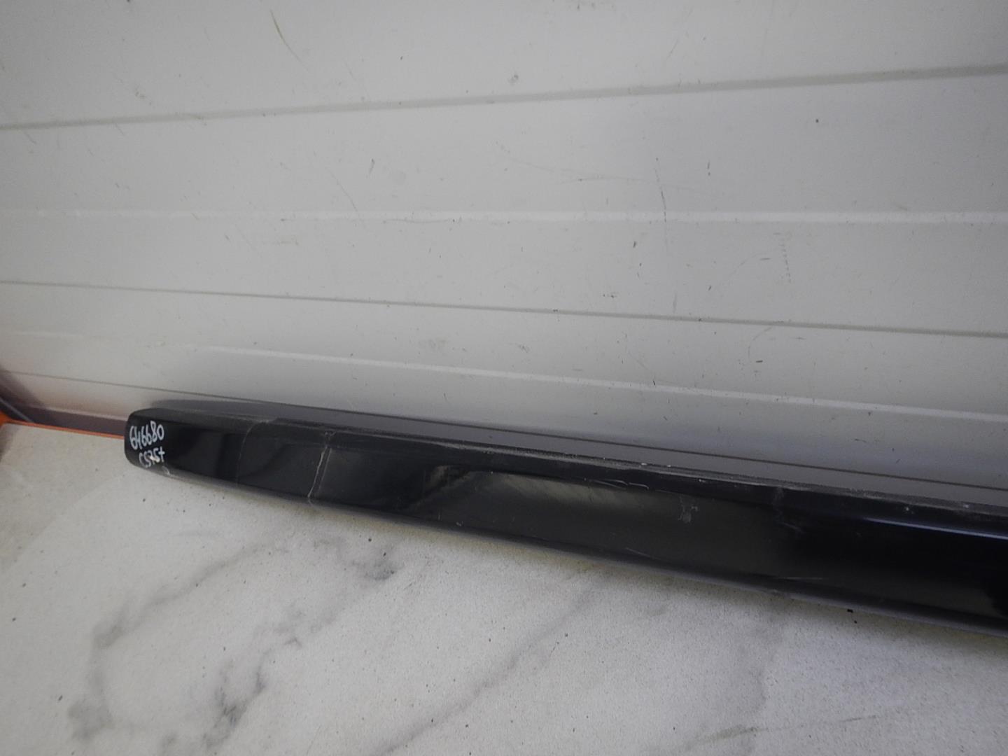 Рейлинг (релинг) правый (планка на крышу)