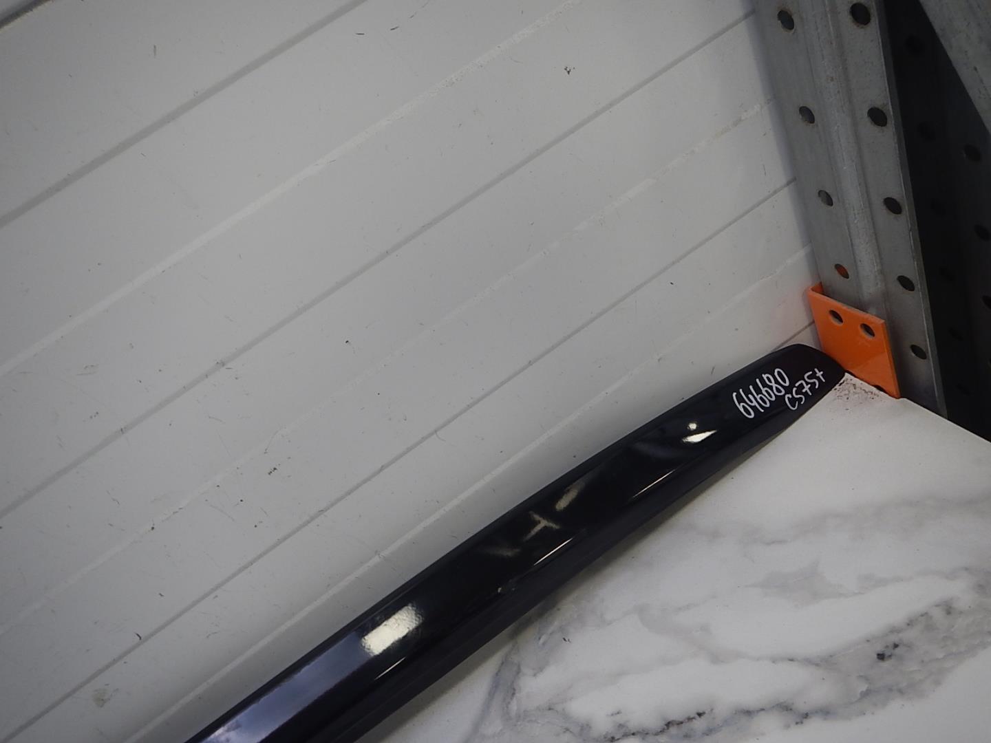 Рейлинг (релинг) правый (планка на крышу)