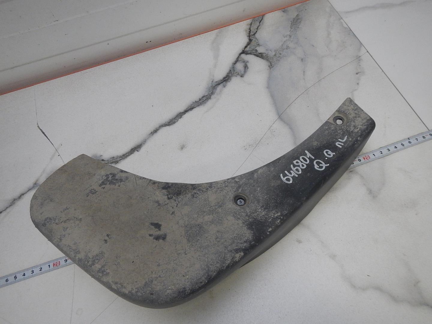 Брызговик передний левый