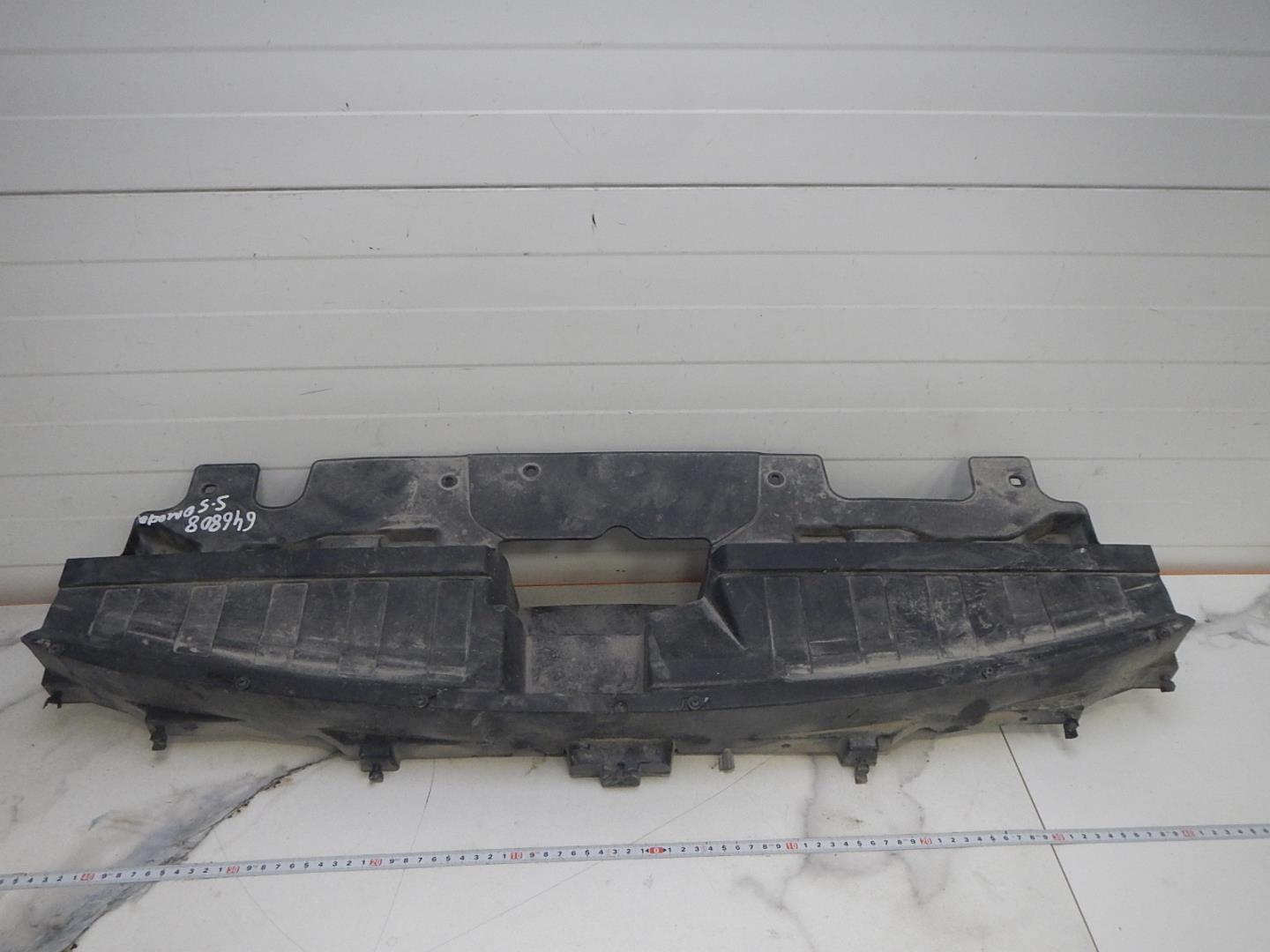 Кожух замка капота