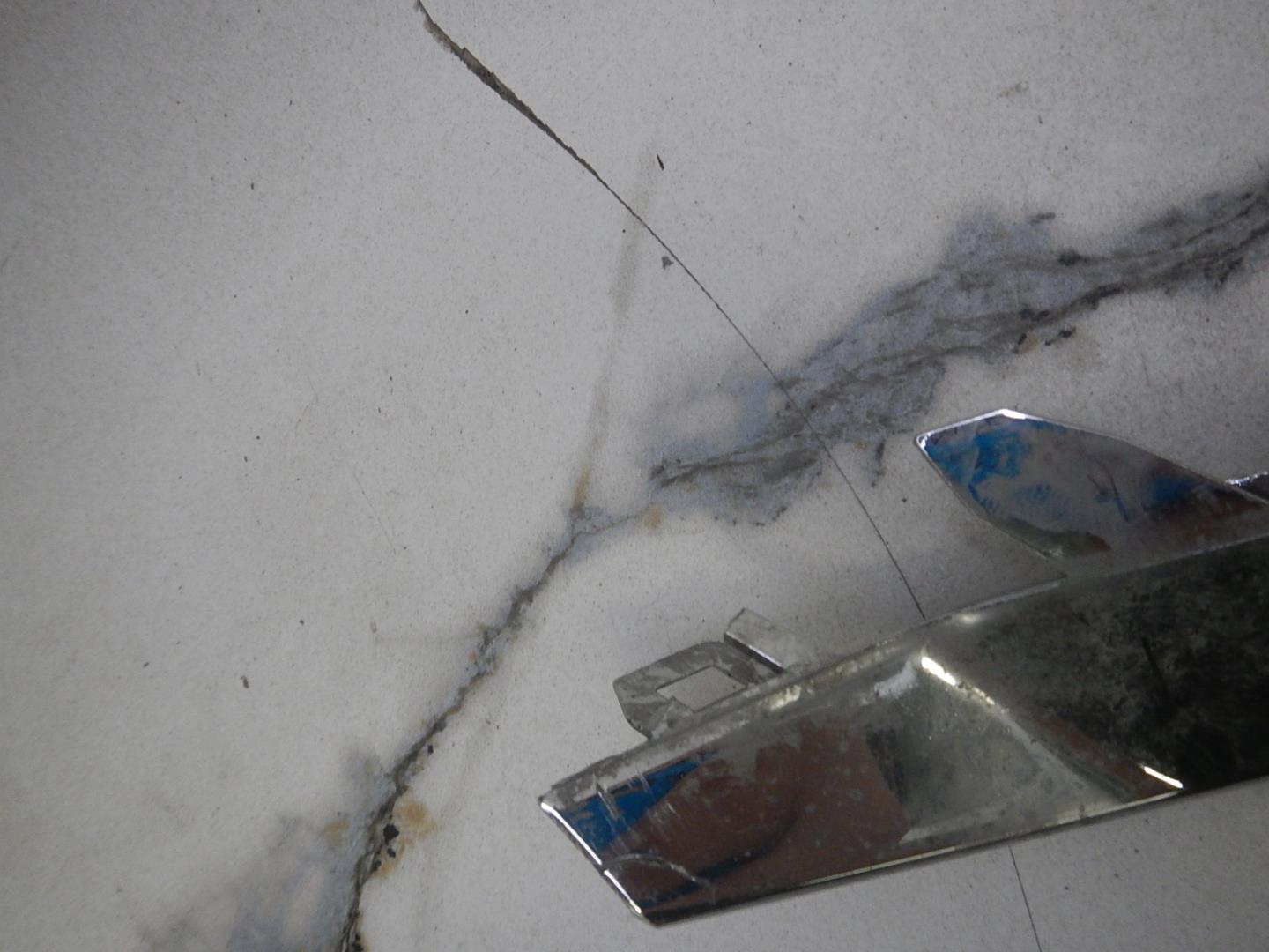 Молдинг переднего бампера правый