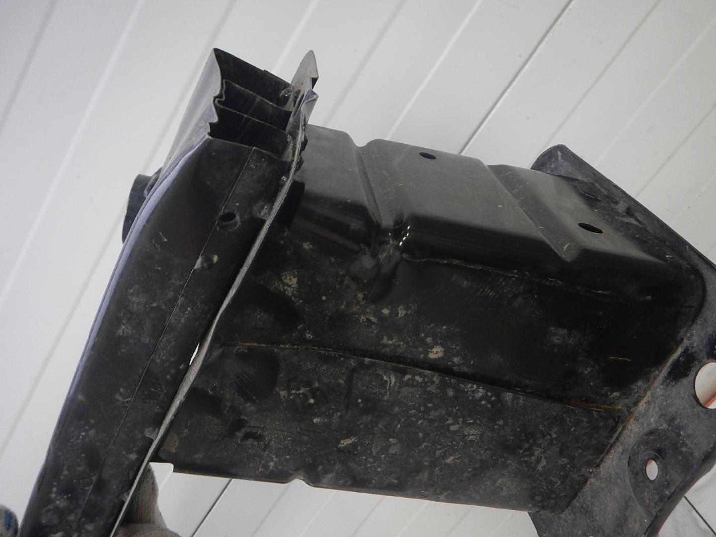 Усилитель переднего бампера