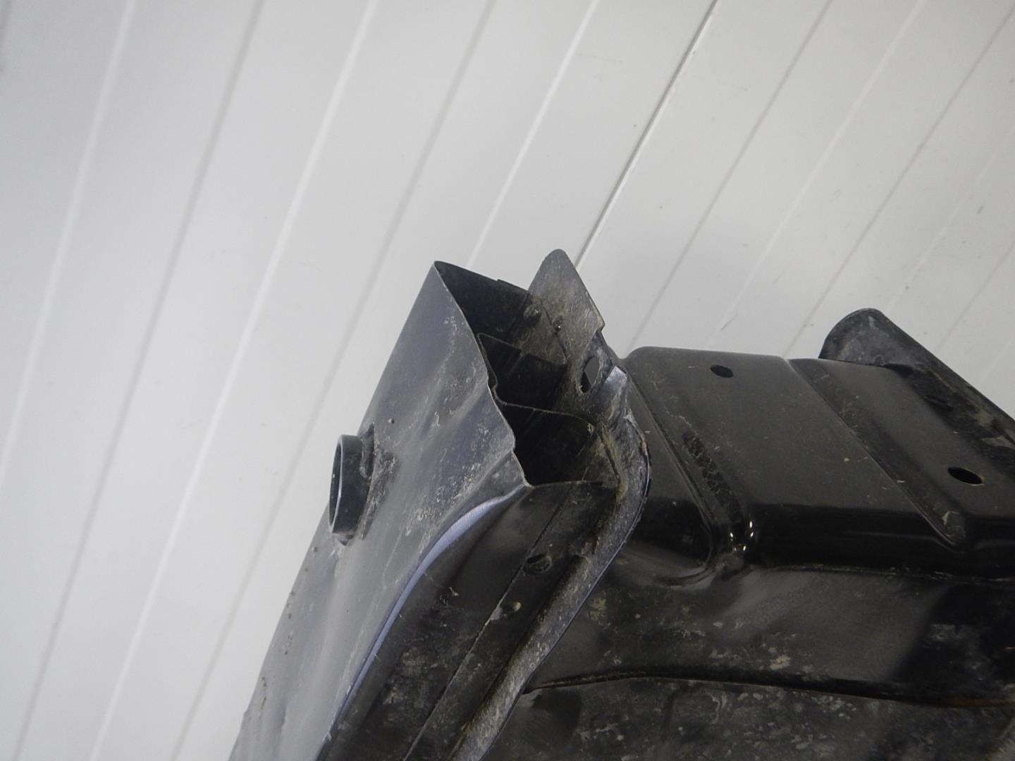 Усилитель переднего бампера